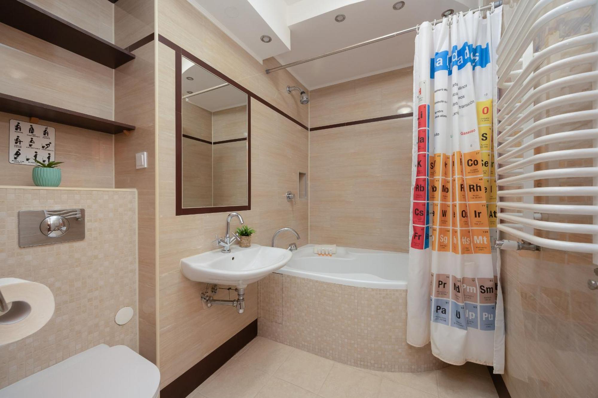 Cozy With Terrace Near Zachodnia By Renters Apartament *
