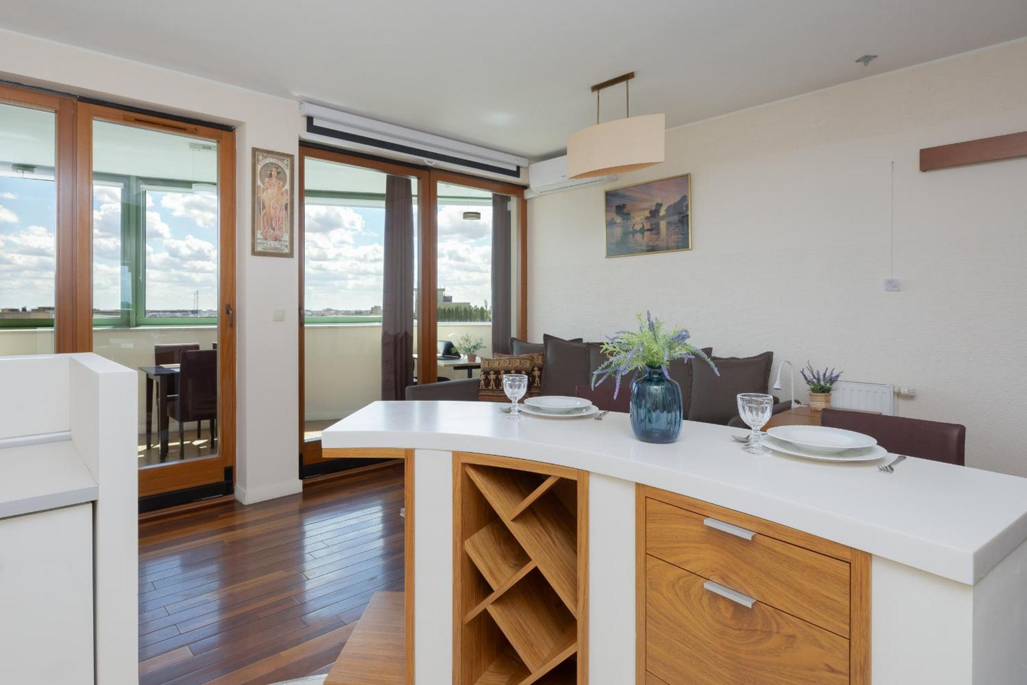 Cozy With Terrace Near Zachodnia By Renters Apartament *