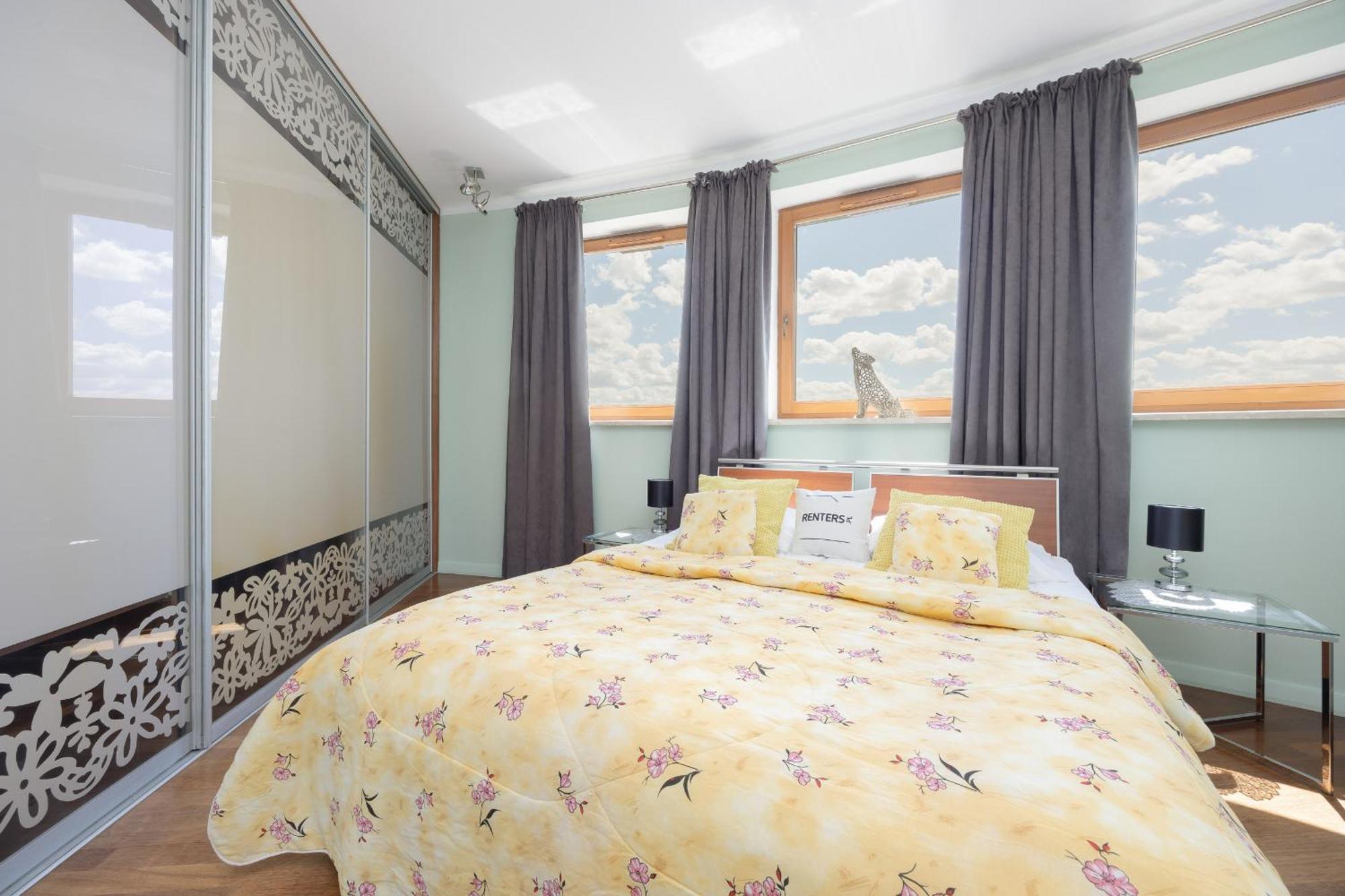 Cozy With Terrace Near Zachodnia By Renters Warszawa
