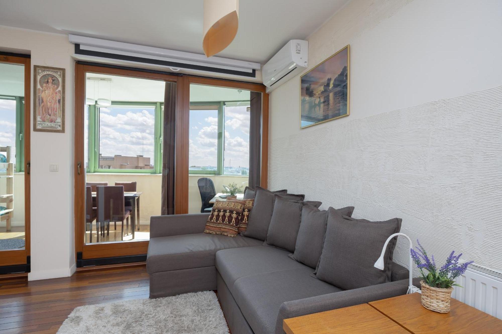 Cozy With Terrace Near Zachodnia By Renters