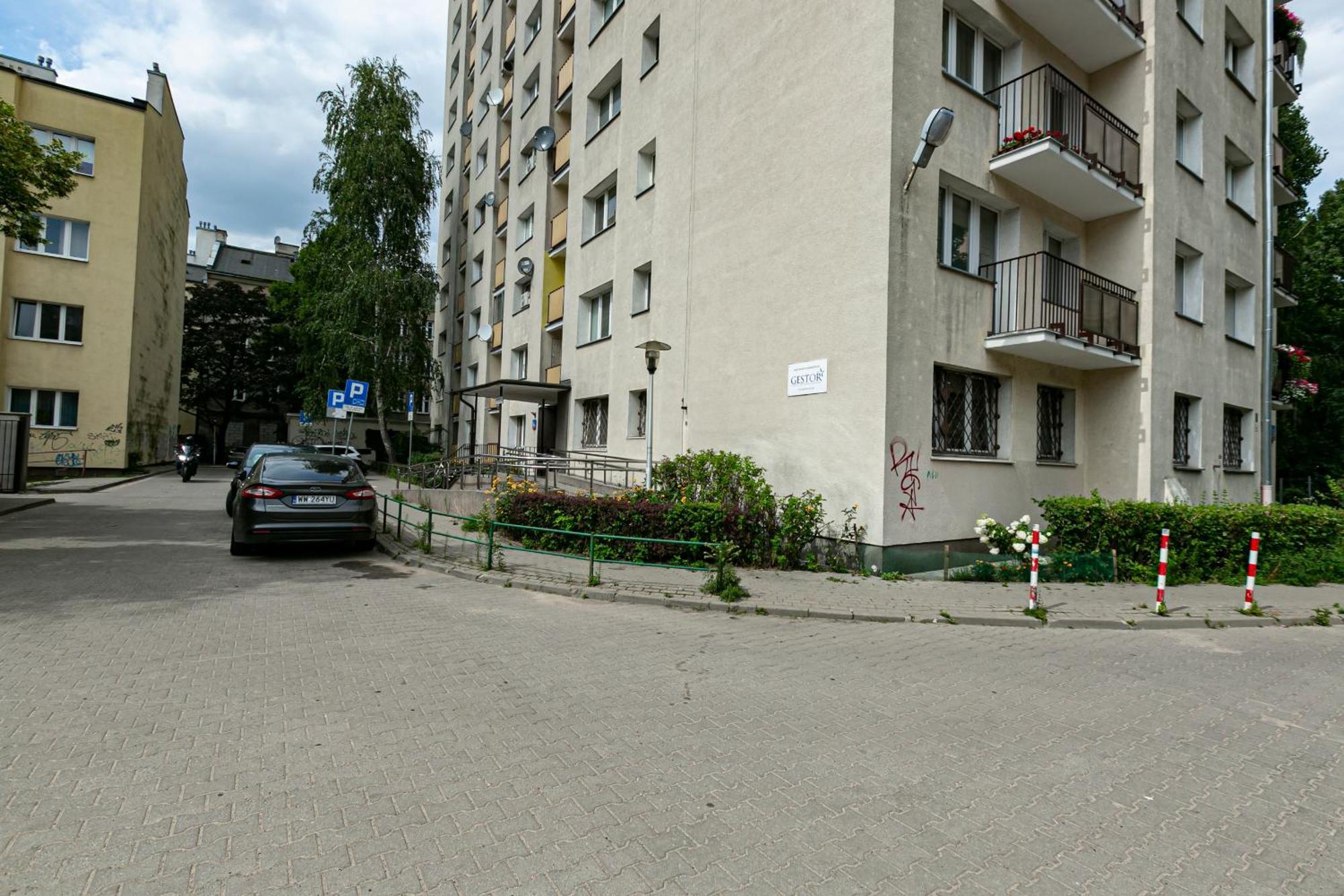 Twarda 56a - Better * Warszawa