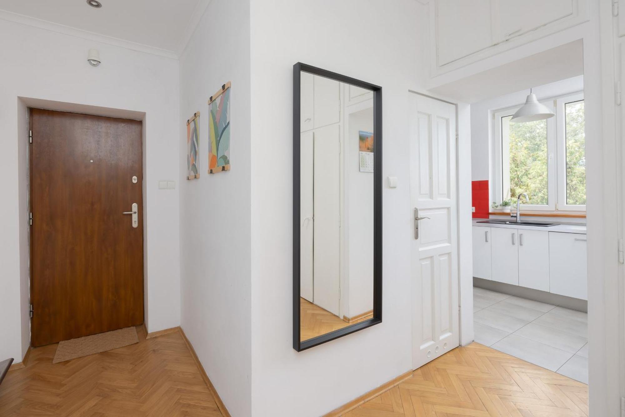 Charming Family With Balcony In Praga Polnoc District By Renters *