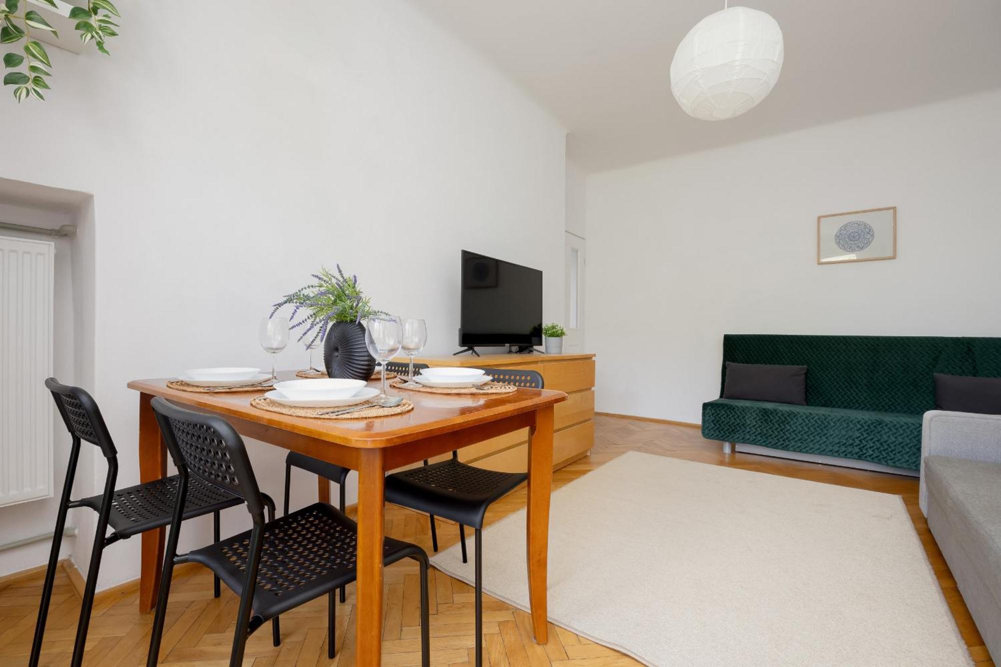 Charming Family With Balcony In Praga Polnoc District By Renters Apartment Warsaw