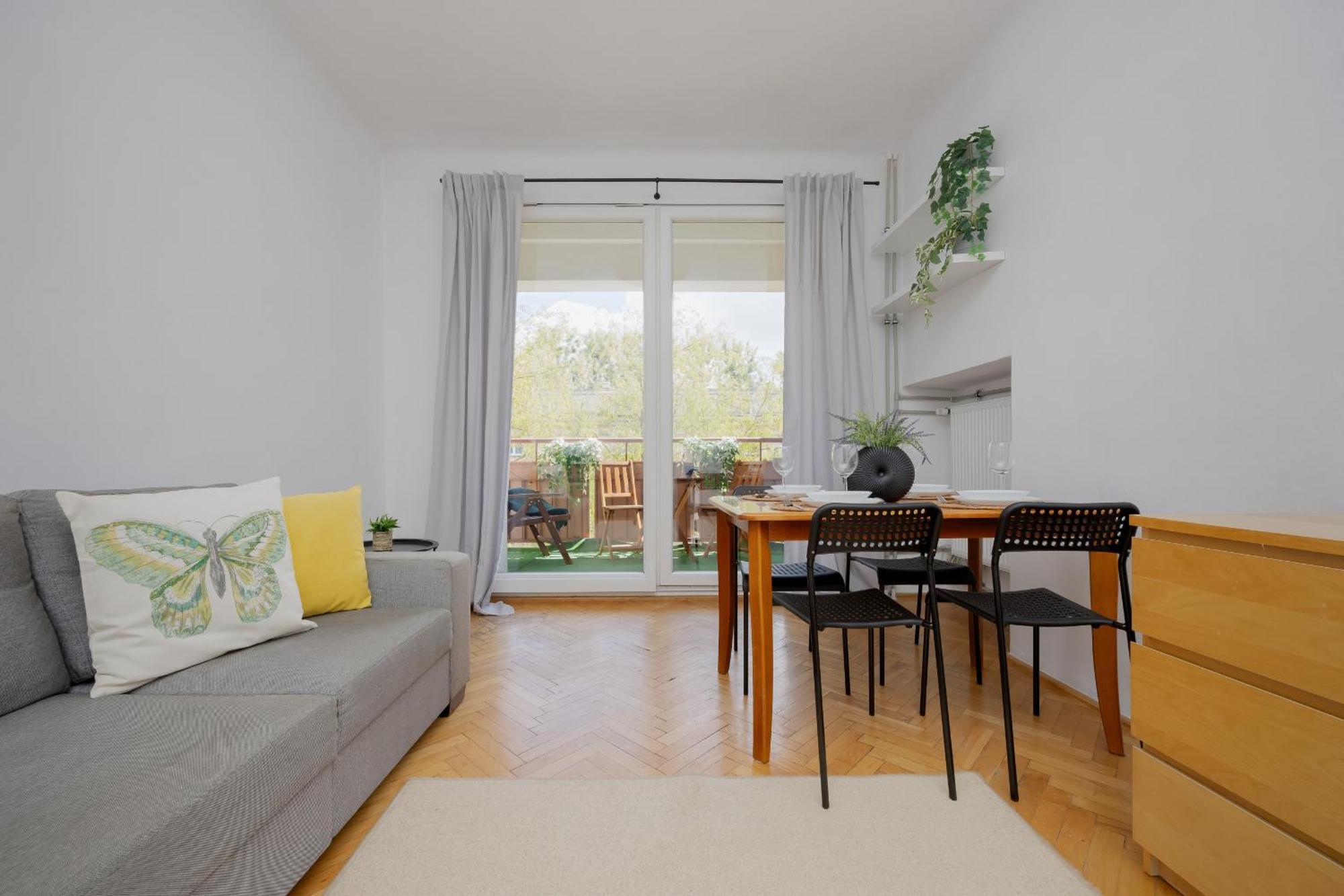 Apartment Charming Family With Balcony In Praga Polnoc District By Renters *