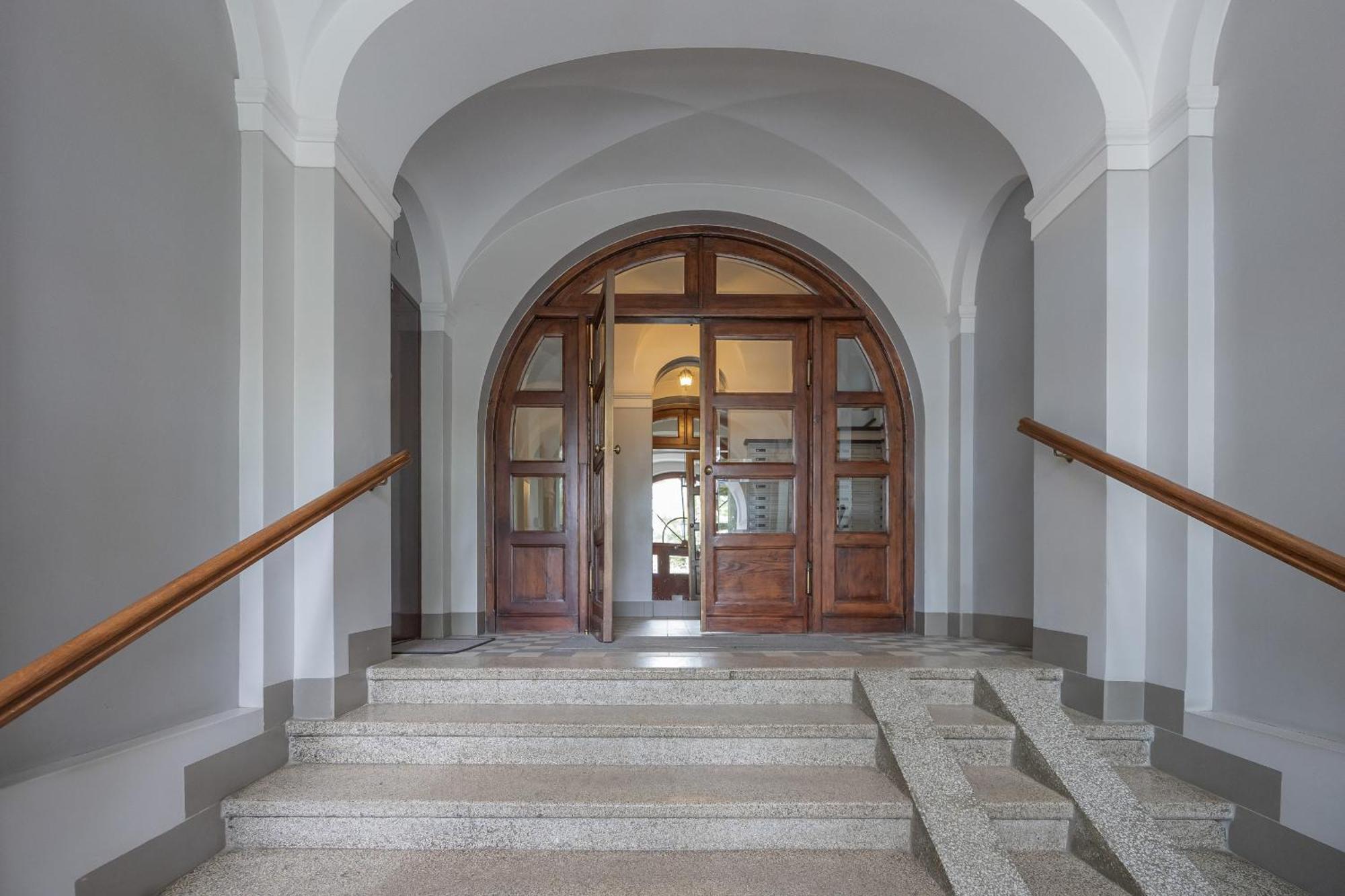 Spacious Filtry Near Pola Mokotowskie By Renters Warszawa