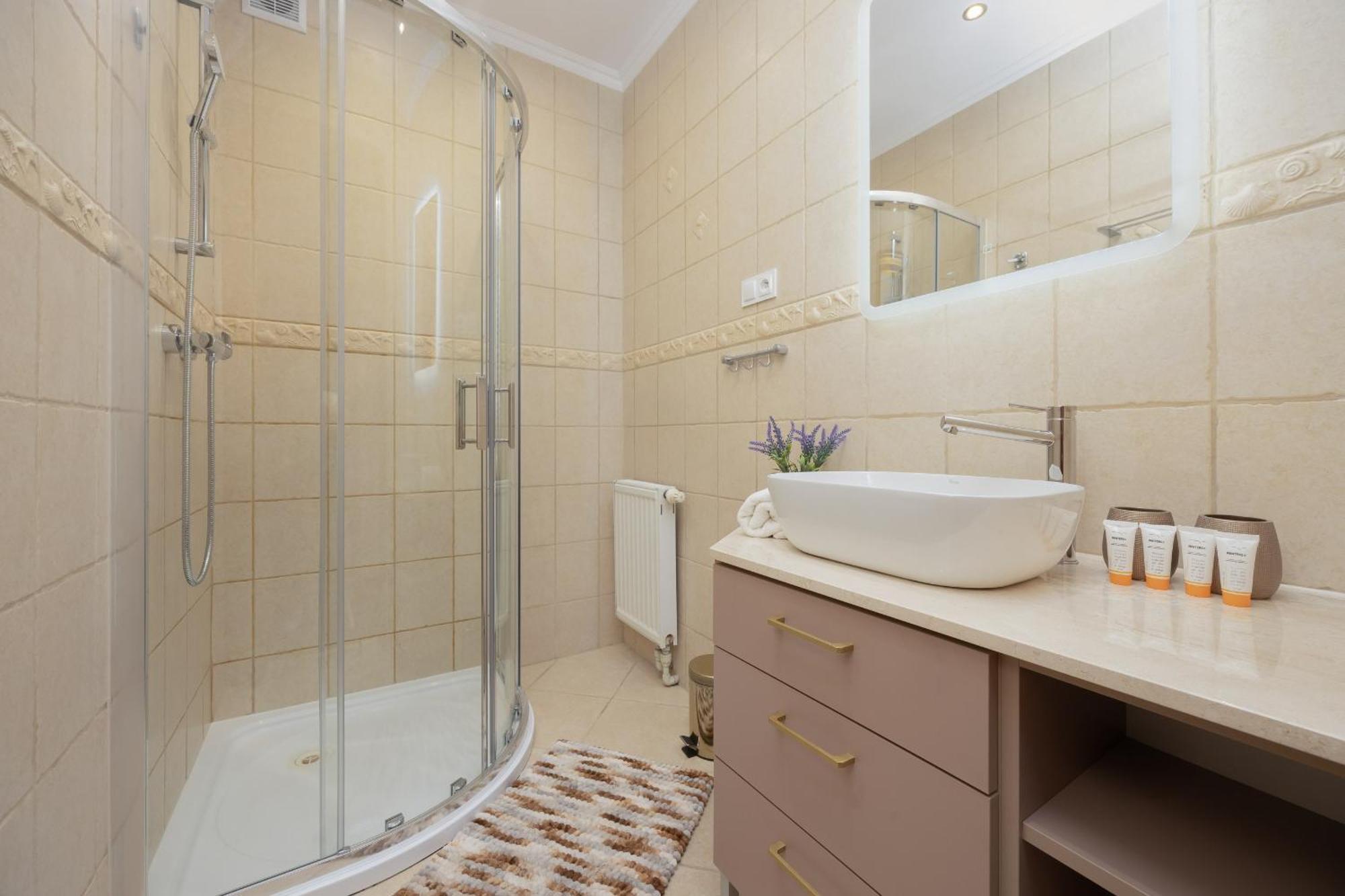 Spacious Filtry Near Pola Mokotowskie By Renters * Warszawa