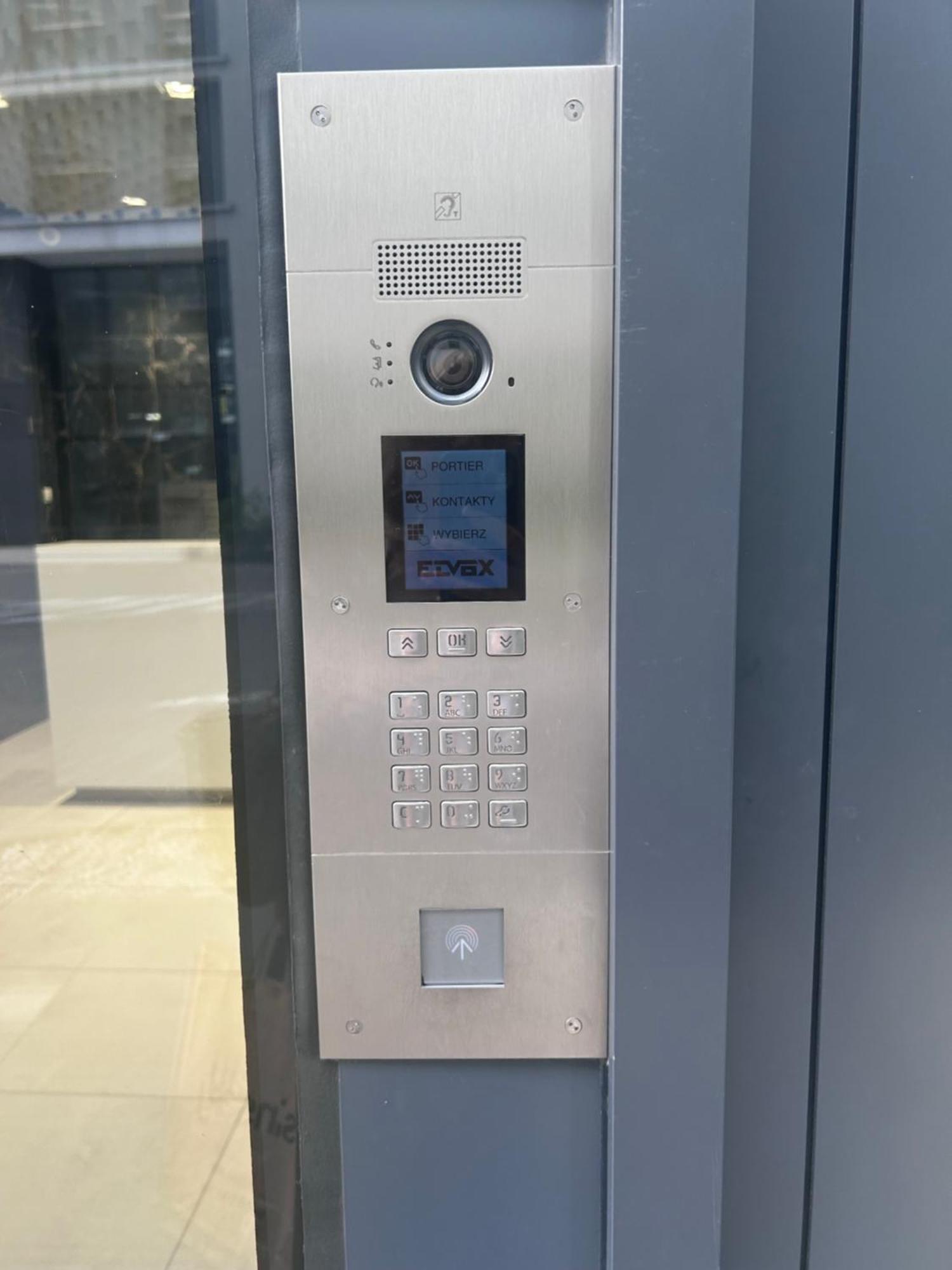 Wola Tower Kasprzaka 29 *