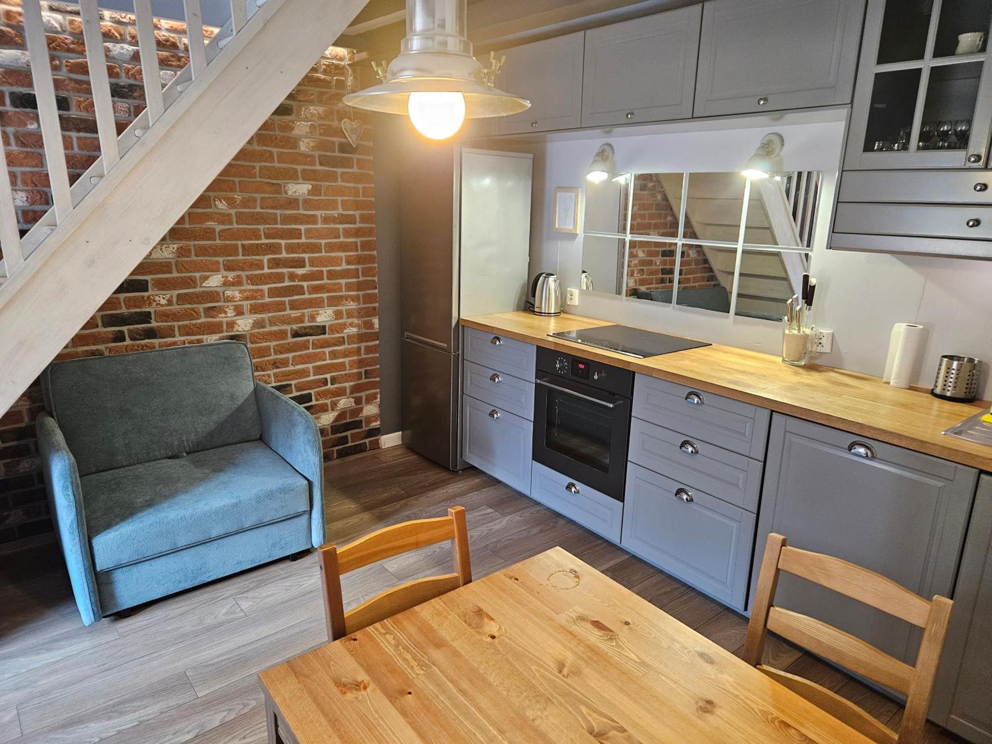 Homestay Gosciniec Filmowy - Prywatny Dom Rodzinny Warsaw
