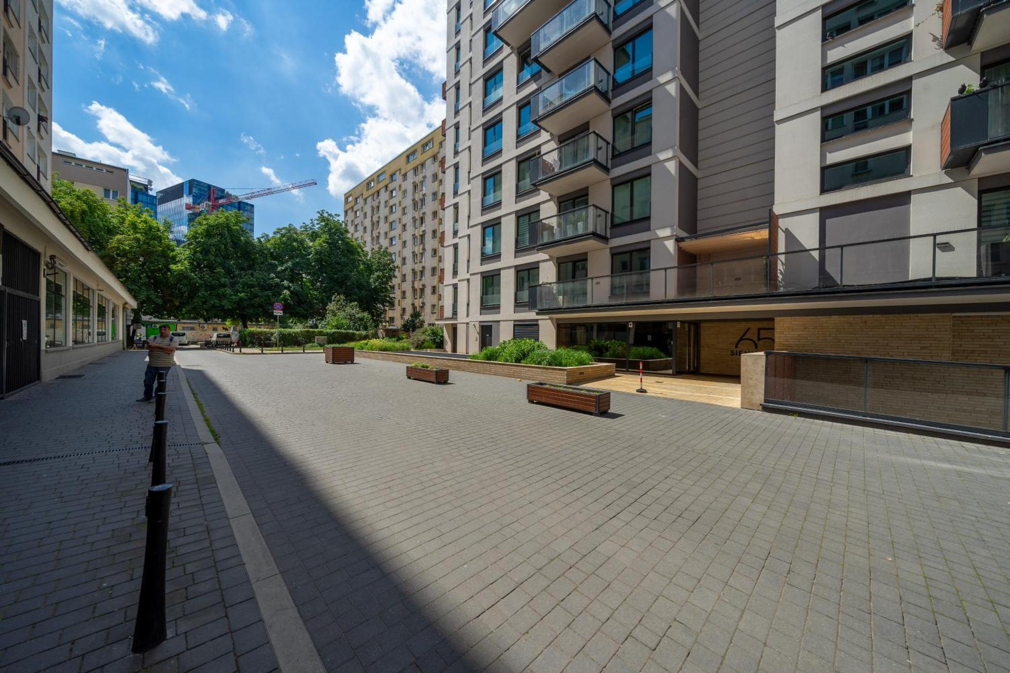 Apartament Wola - Balcony&workspace - By Rentujemy *