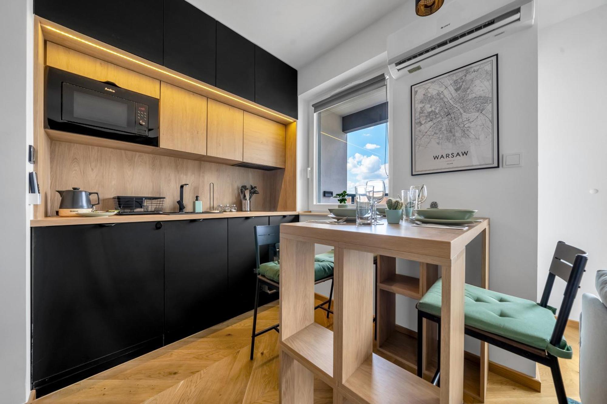 Apartament Wola - Balcony&workspace - By Rentujemy