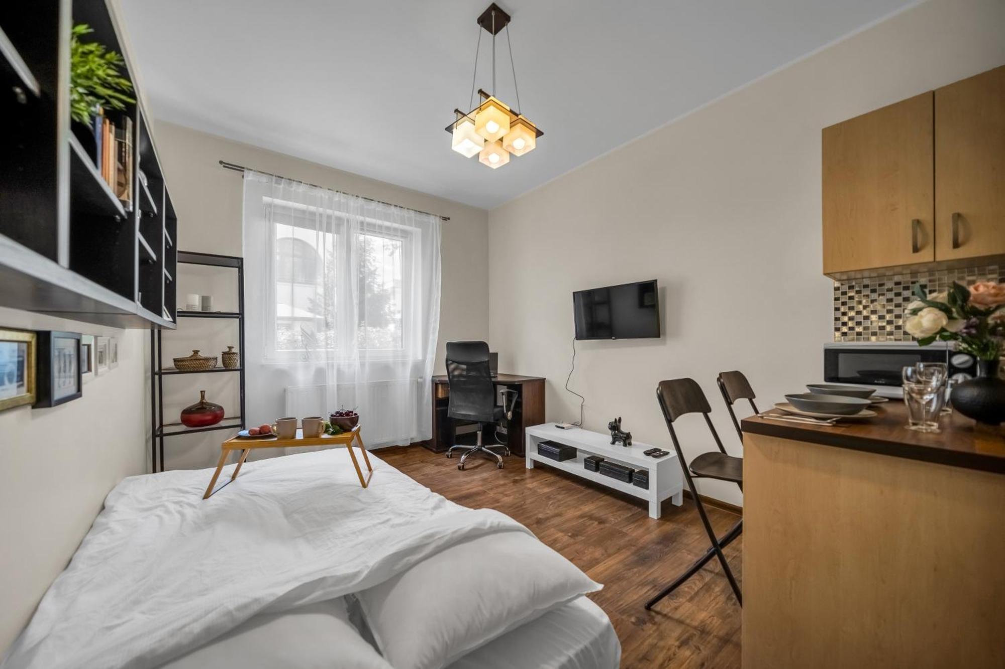 Wlochy With Workspace - By Rentujemy Apartment