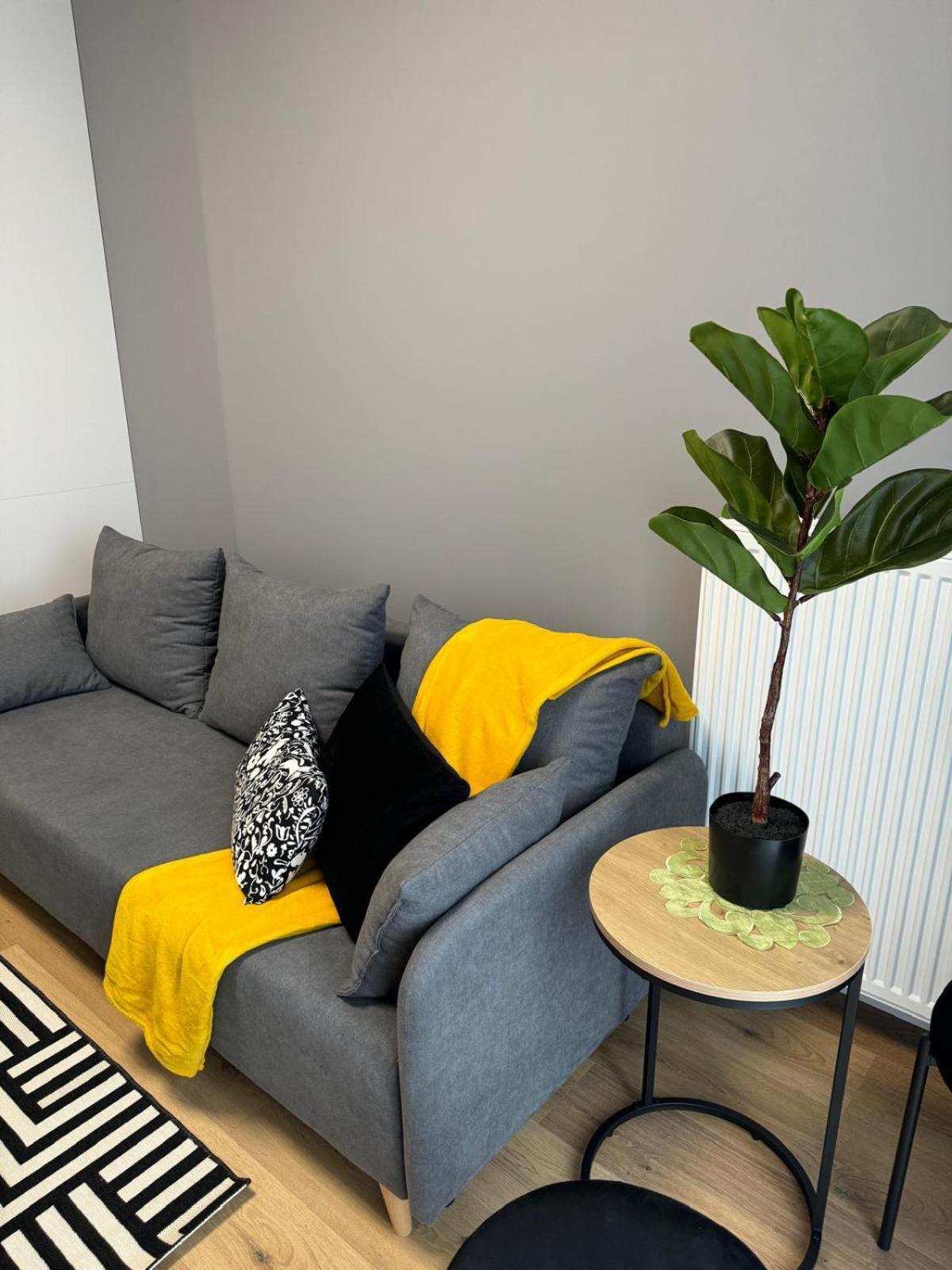 Grey 2 Pokojowy Z Balkonem W Warszawie