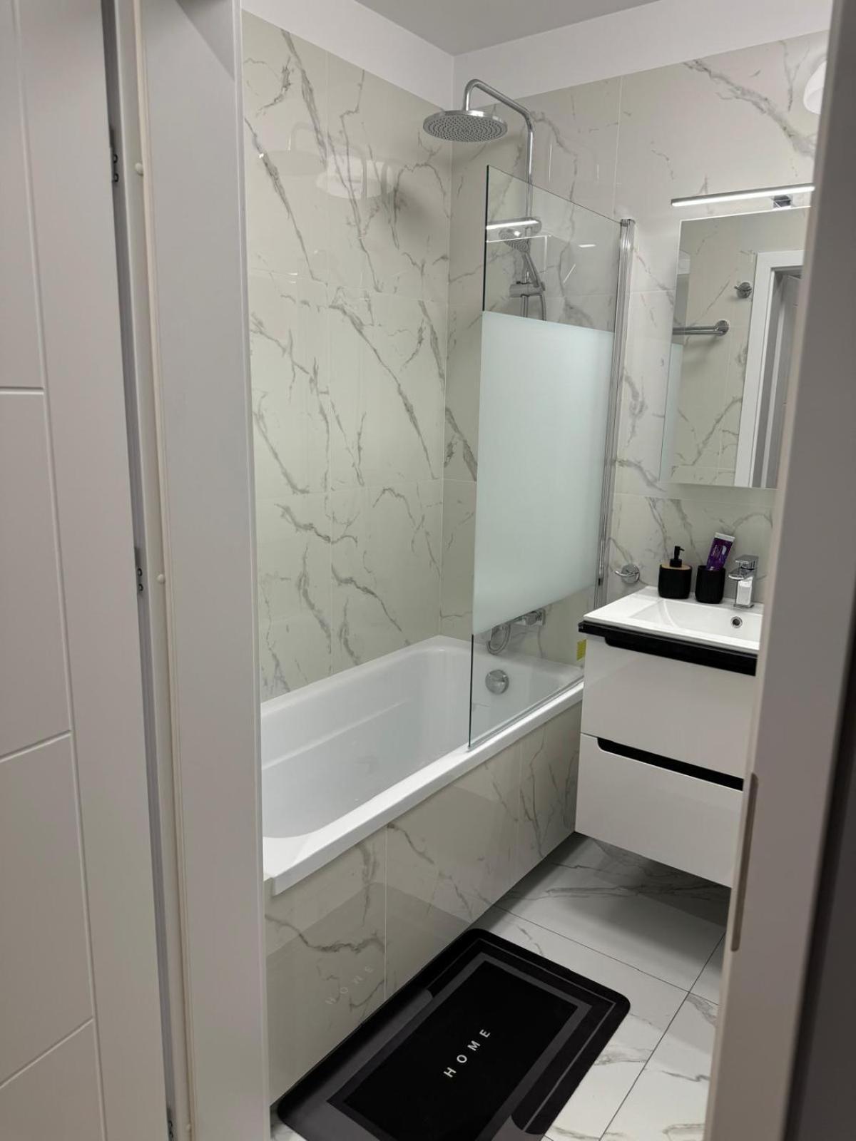 Grey 2 Pokojowy Z Balkonem W Warszawie Apartament Warszawa