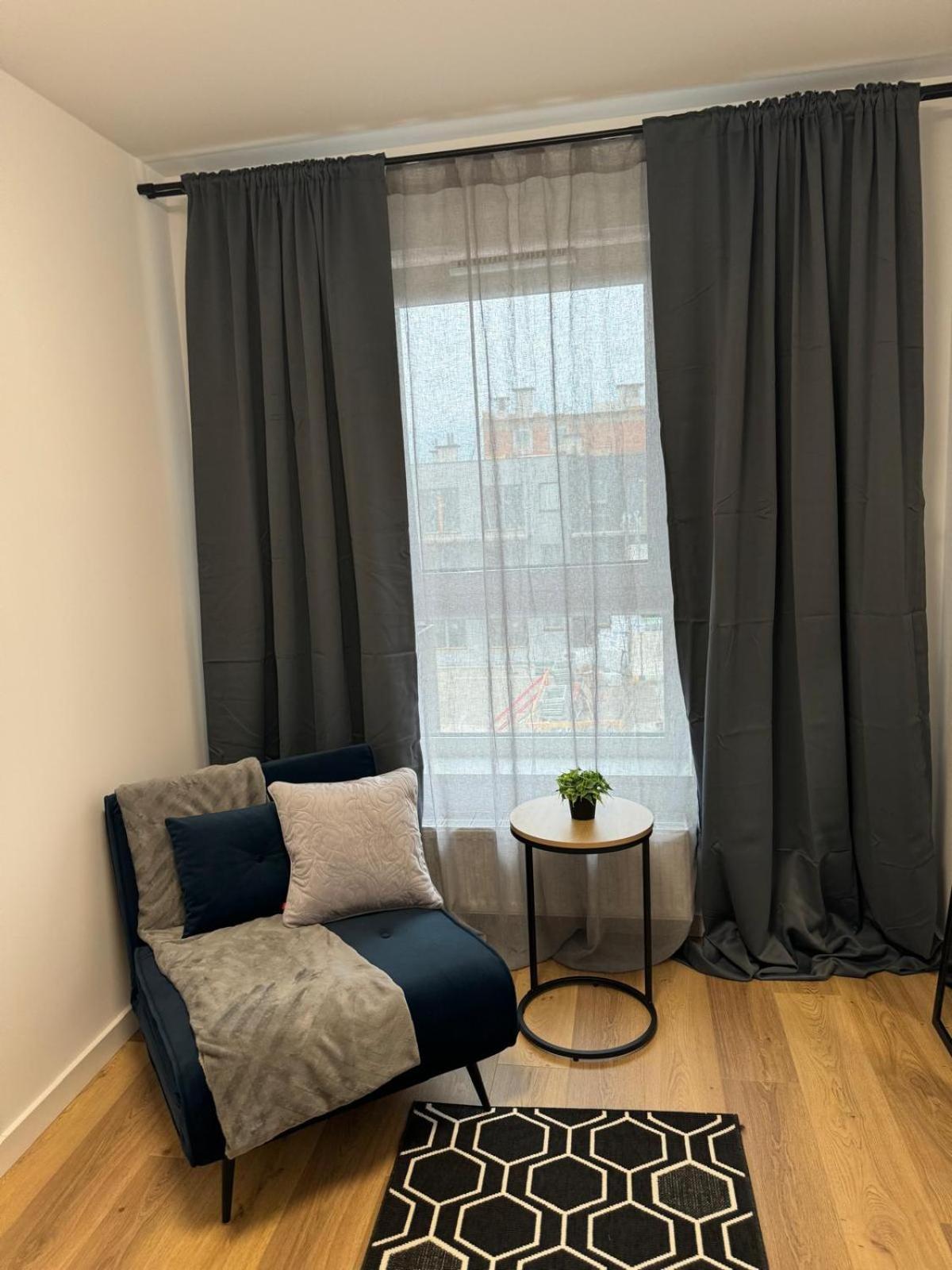 Grey 2 Pokojowy Z Balkonem W Warszawie