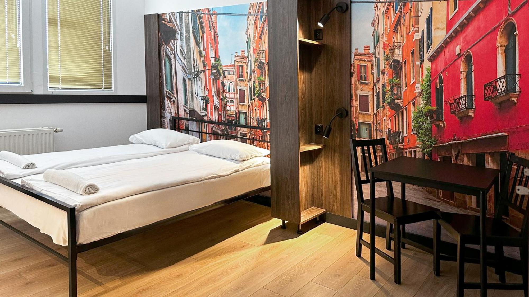 Vola Hostel *