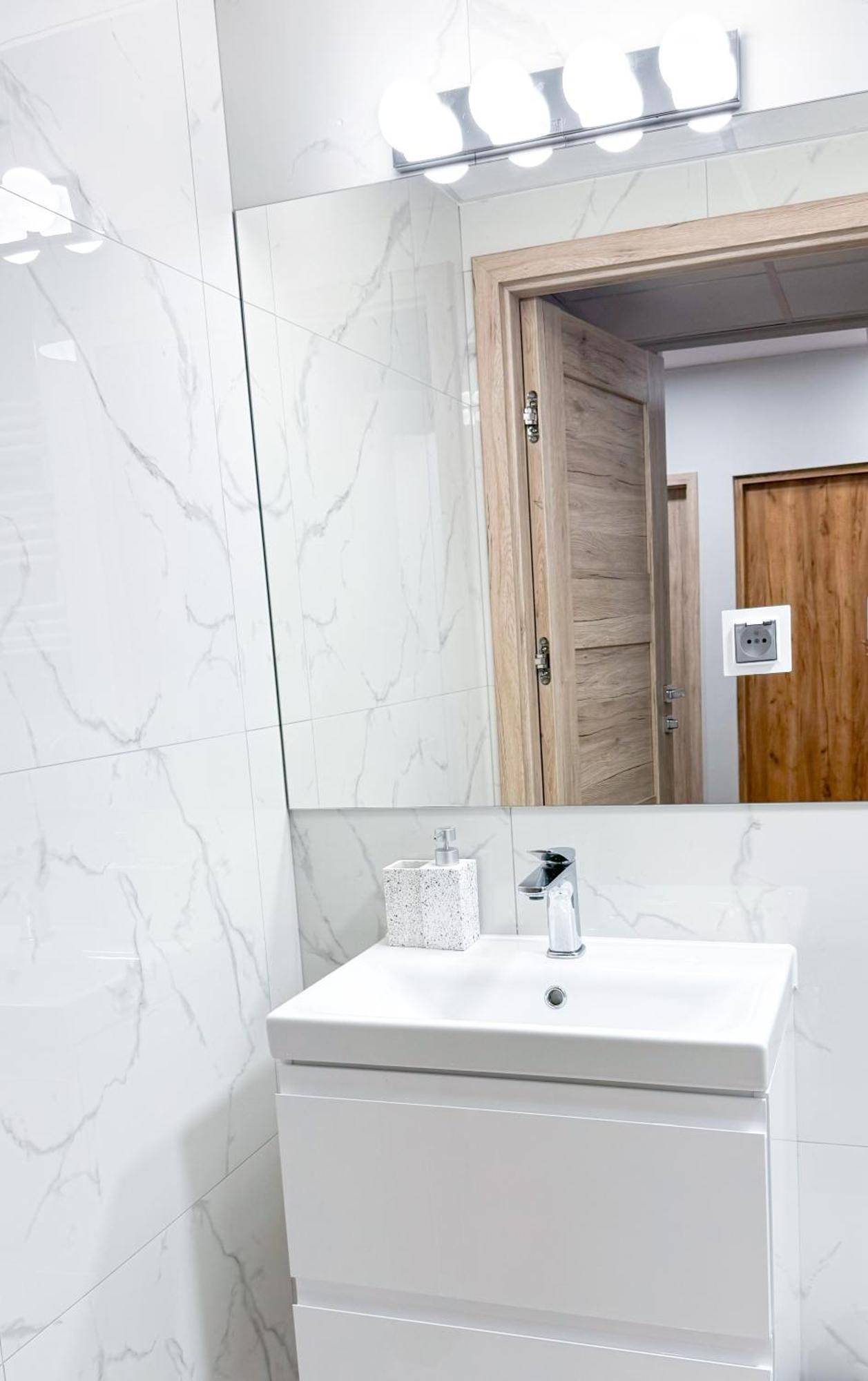 A1 - Kings Big - Haven - Two Shared Bathrooms Apartment