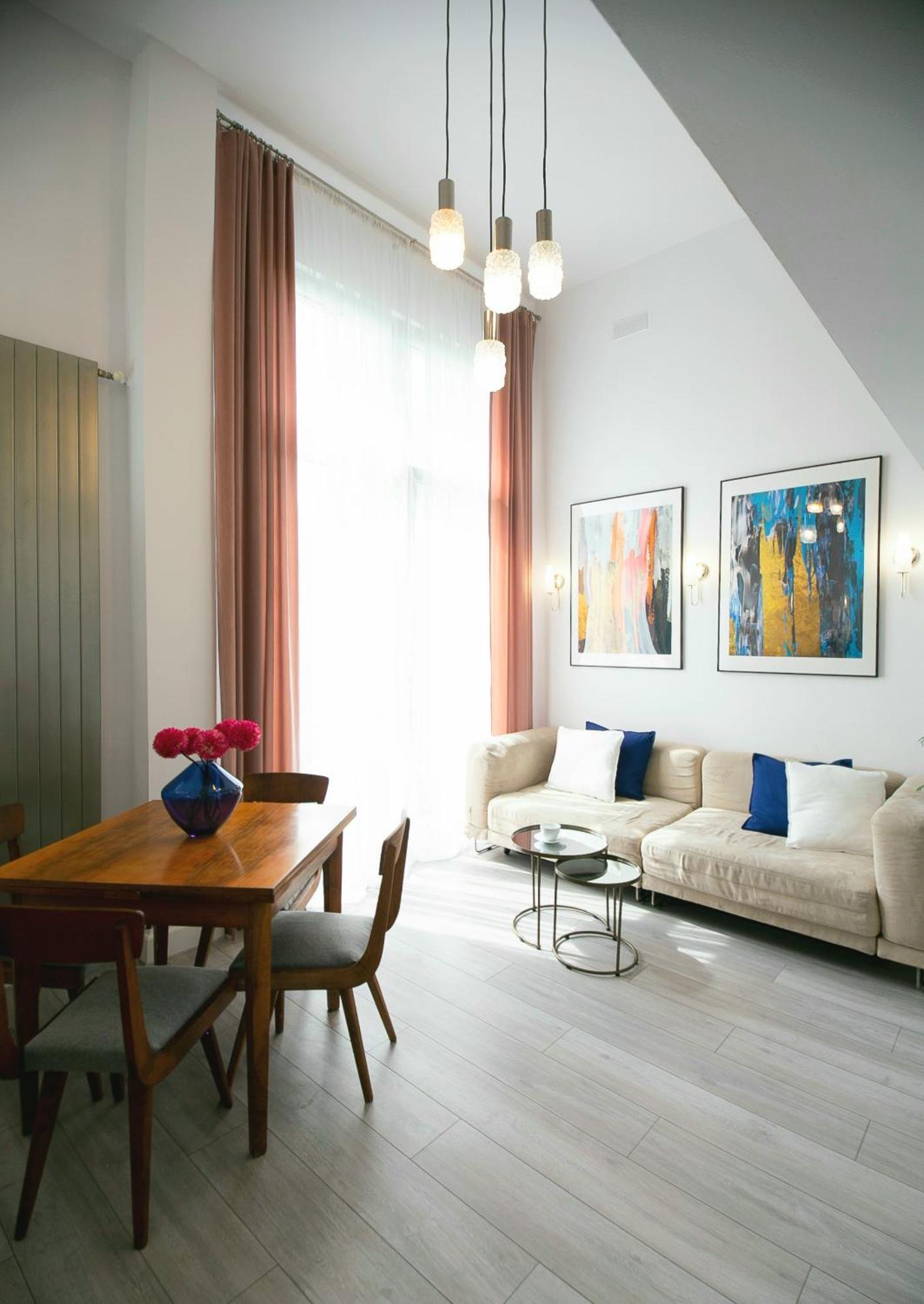 Apartment Krakowskie Przedmiescie Warsaw