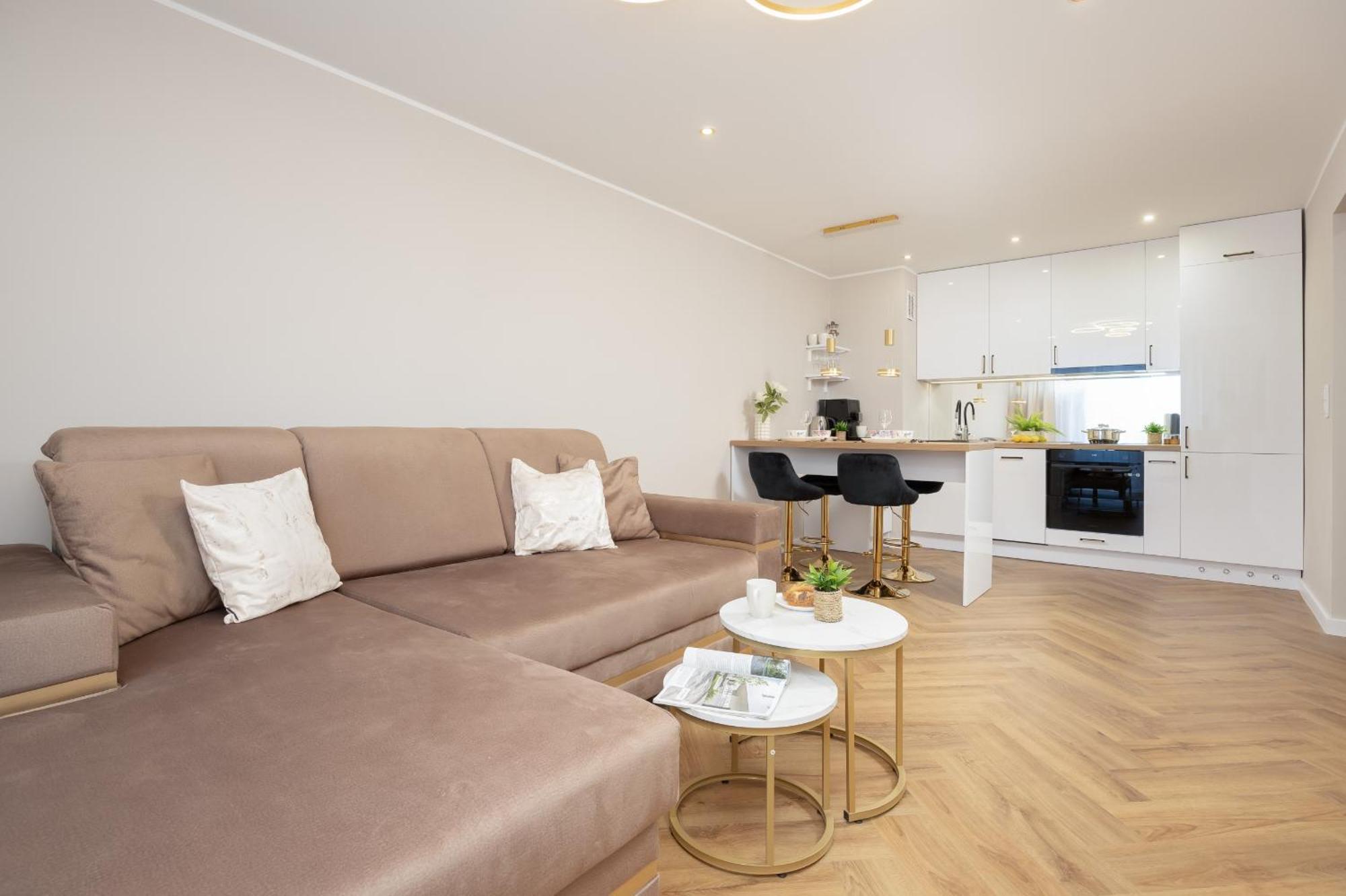 Modern Near The Palace Of Culture And Science By Rent Like Apartment *