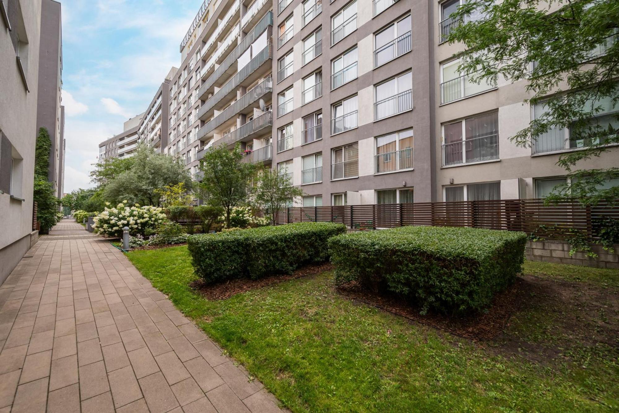 Metro Mlynow Comfy Apartment Warsaw