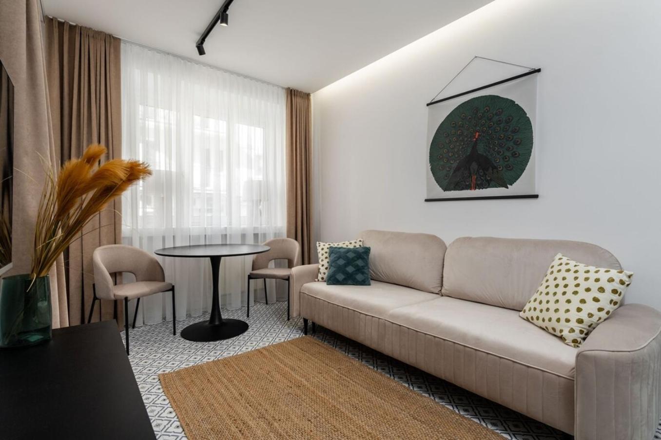 Almond Premium Poznanska * Warszawa