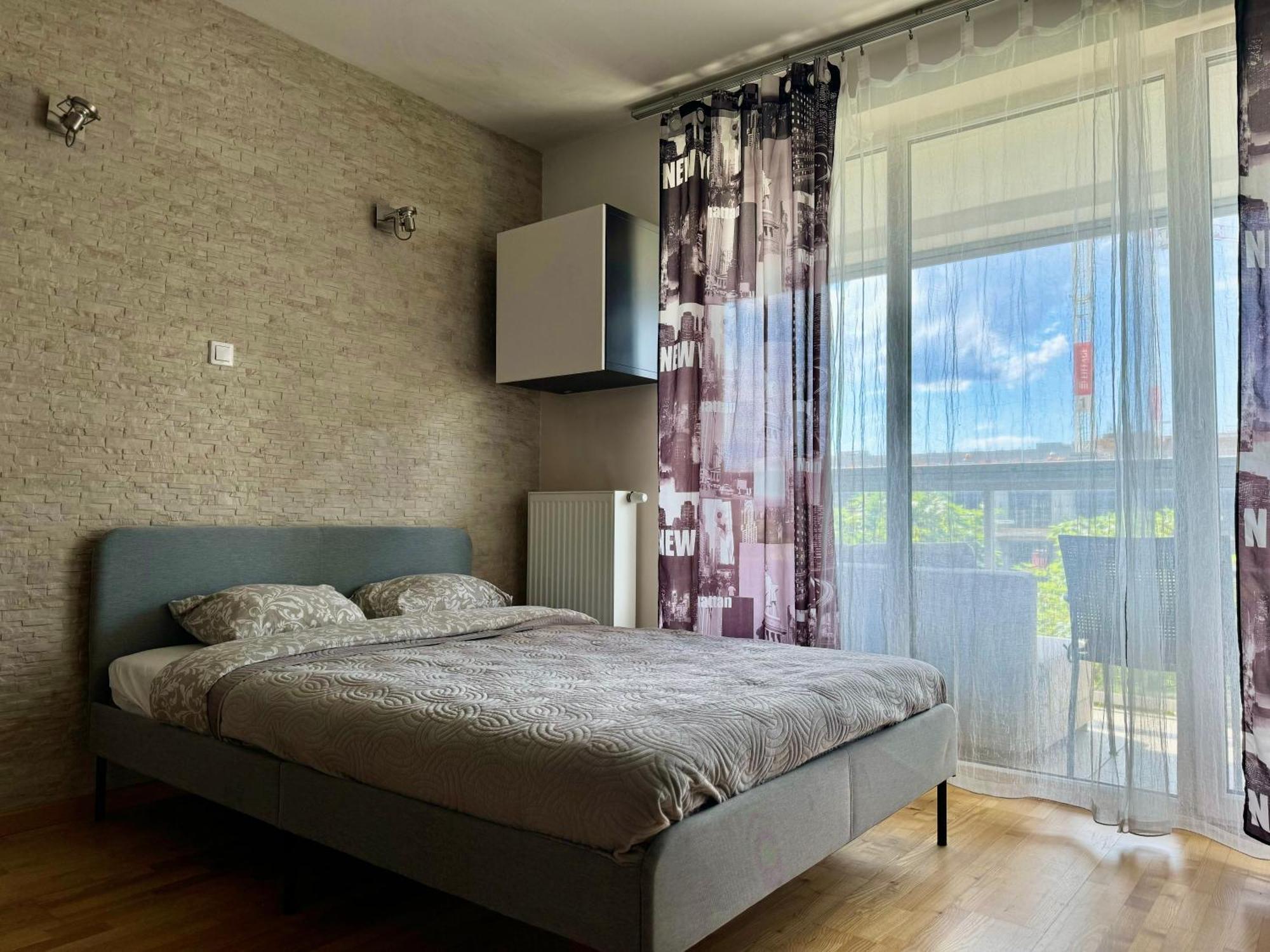 K22 Postepu 10 Chopin Airport Apartment Warsaw