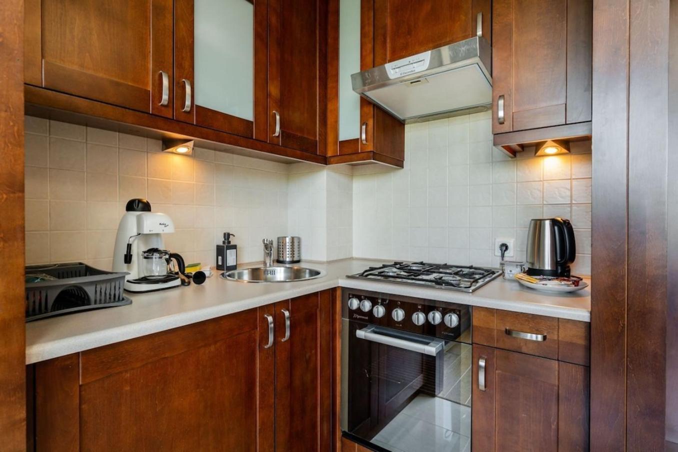 Golden Oasis Center Apartment