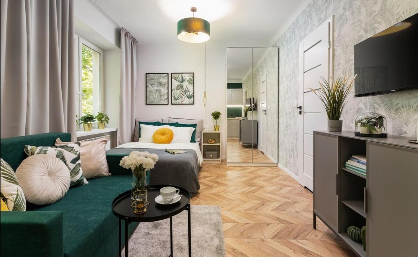 Walnut Delight A Stare Miasto Apartment