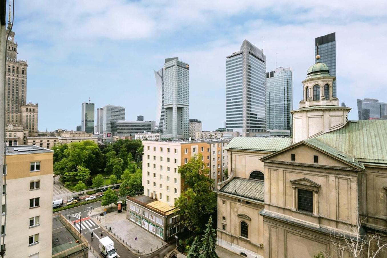 Cinnamon Metro Swietokrzyska * Warszawa