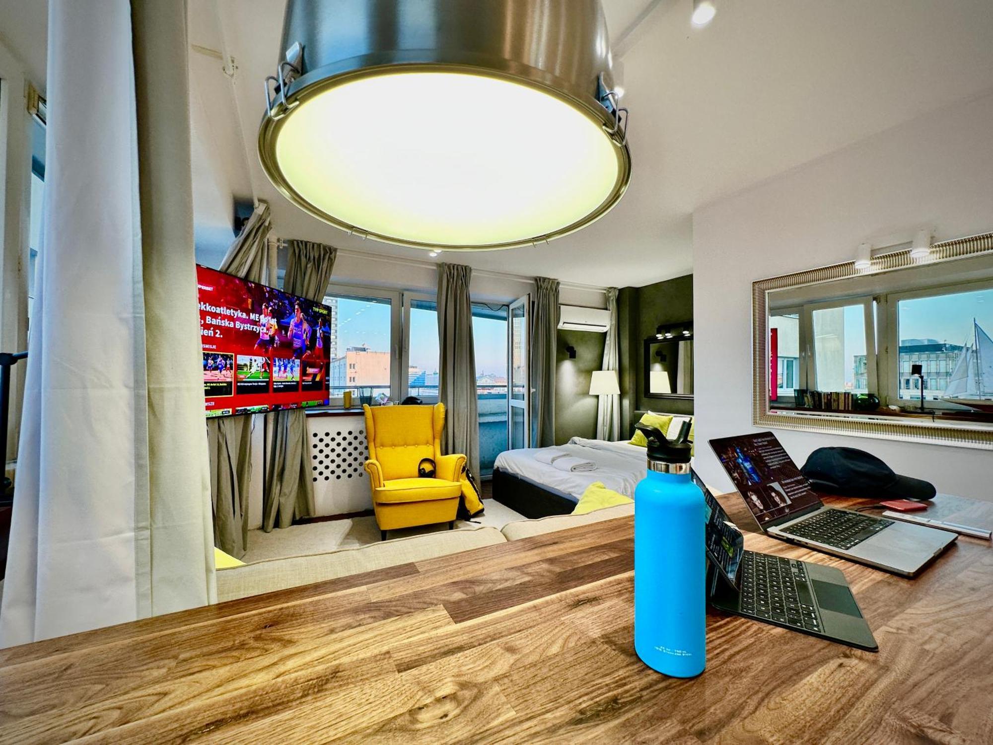 Apartment Silver Aircondition Wifi 1gbs 85'tv Netflix
