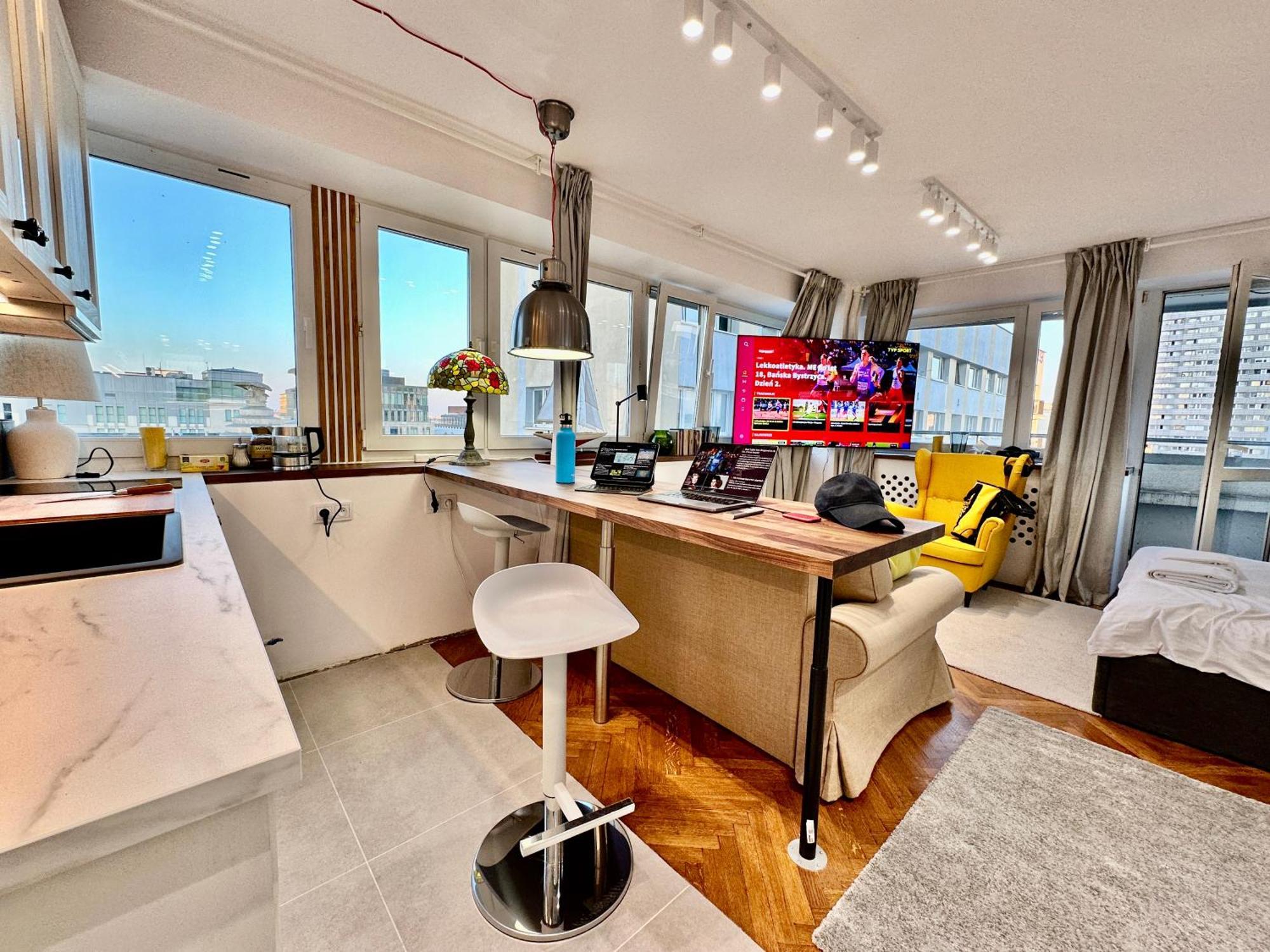 Apartment Silver Aircondition Wifi 1gbs 85'tv Netflix