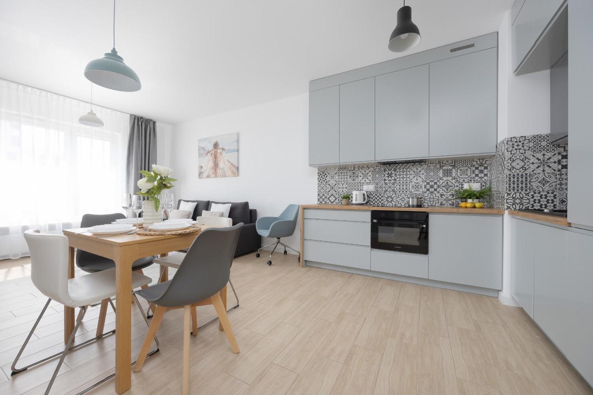 Metro Targowek One Bedroom For 4 With Furnished Balcony By Renters * Warszawa