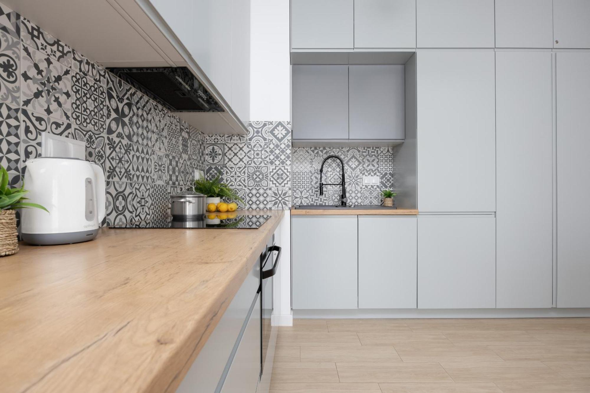Metro Targowek One Bedroom For 4 With Furnished Balcony By Renters Apartament Warszawa