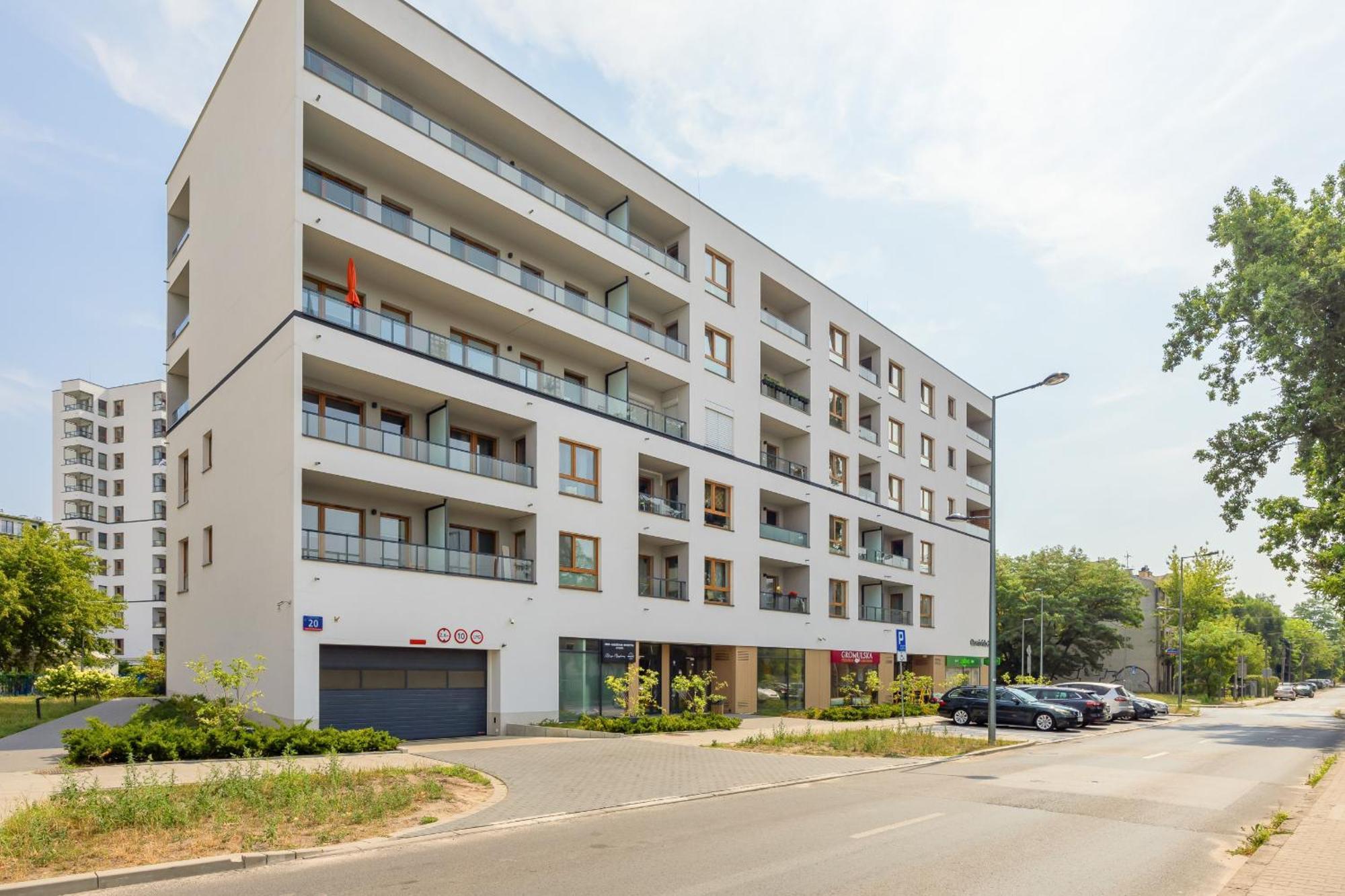 Metro Targowek One Bedroom For 4 With Furnished Balcony By Renters *