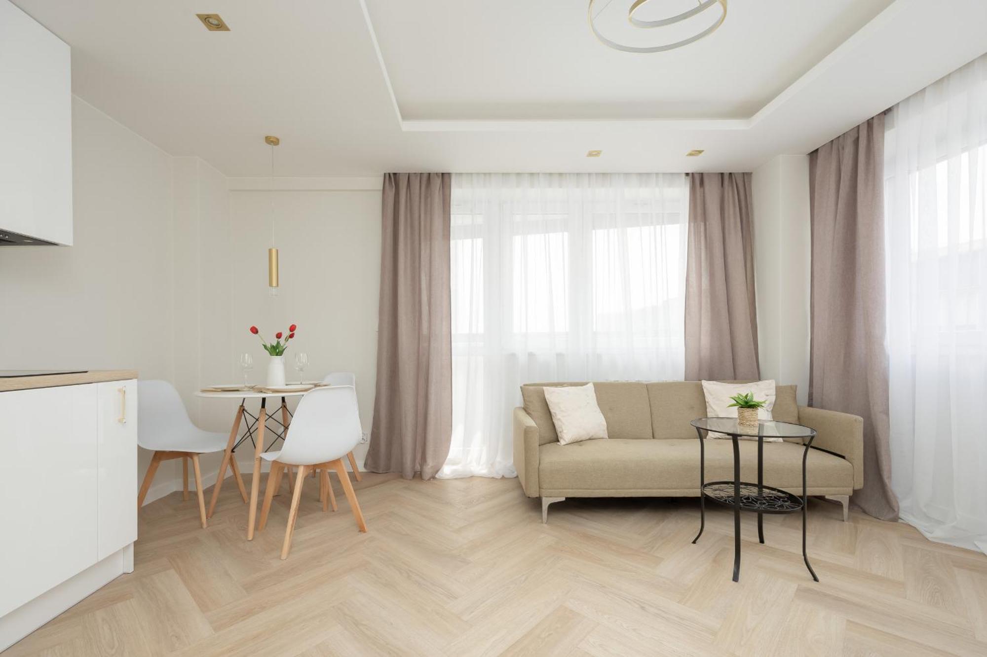 Cozy In The Centre Of By Rent Like *