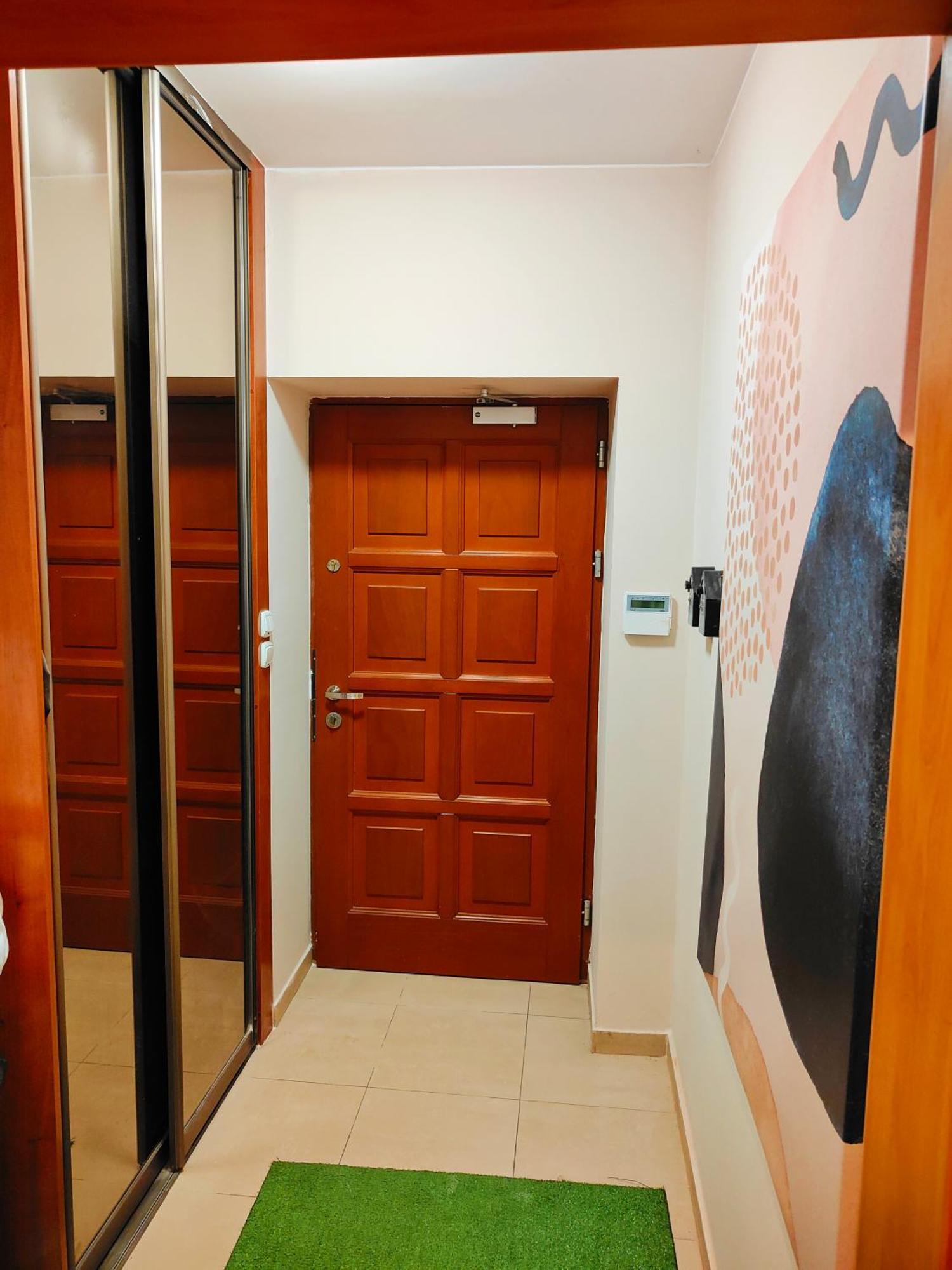 Albergue Krasnowolska Airport - Self Check-in *