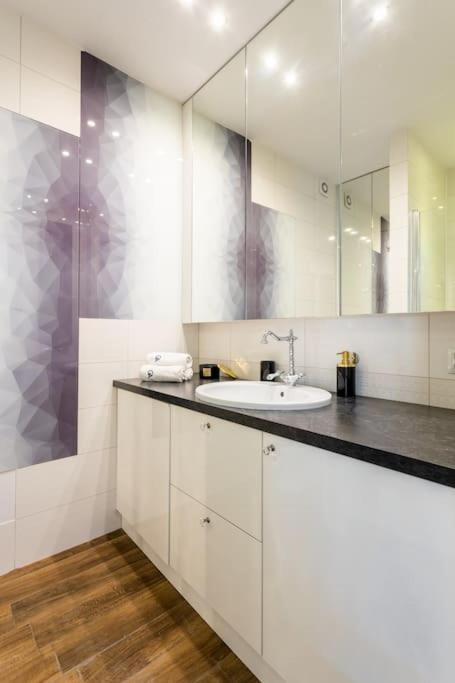 Urban Chic -one Bedroom - - Podwale Warsaw