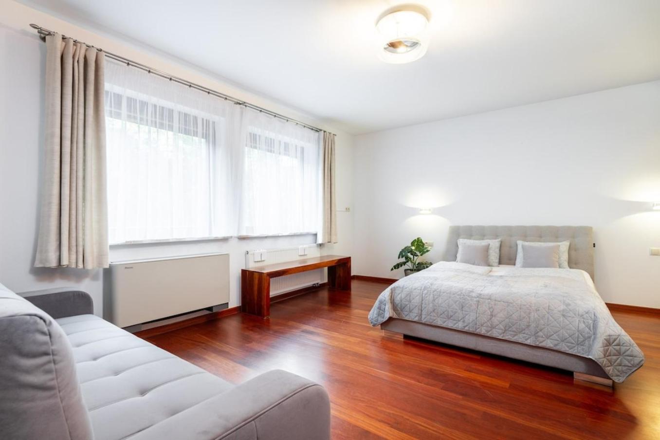 Royal Retreat Luxury Lazienki Park Warsaw