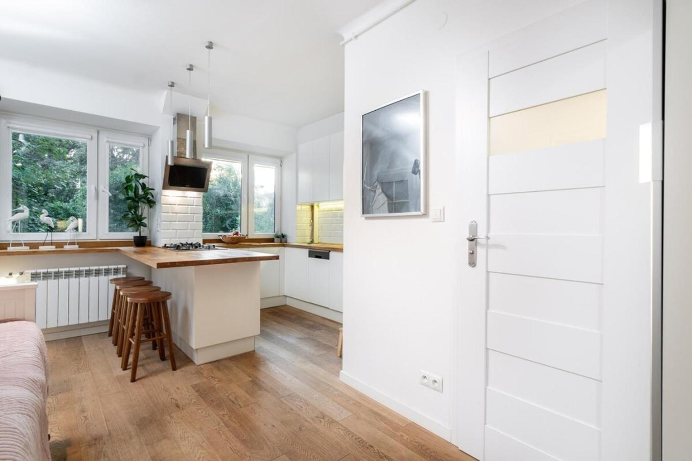 Kraushara I Chestnut Apartment Warsaw
