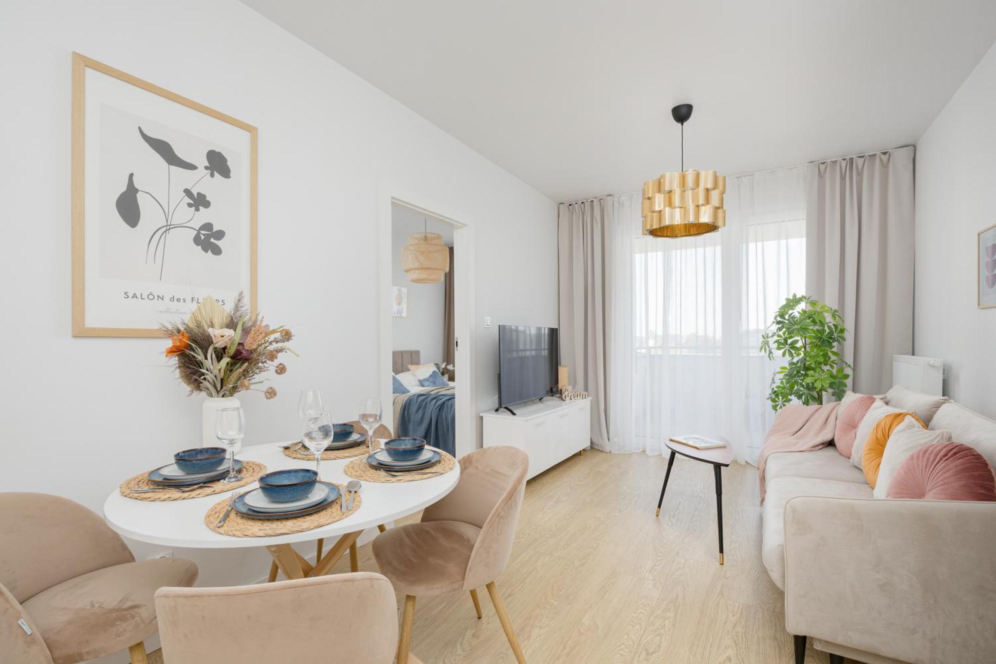 Stylish Glam Przedpole In By Renters Apartment Warsaw