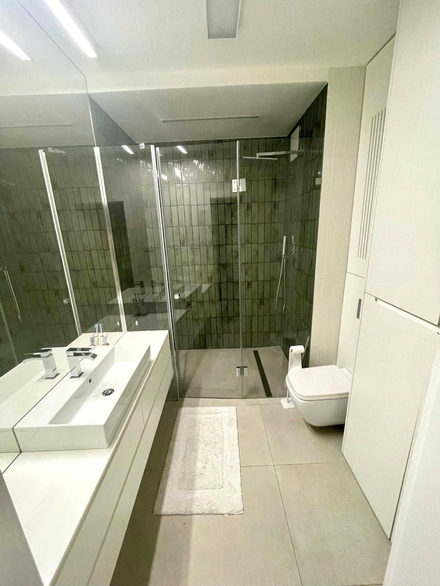Comfortable In Metro Line 2 Apartment Warsaw