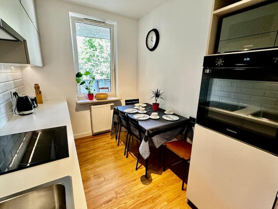 Manhattan Place & Movie Projector Apartment