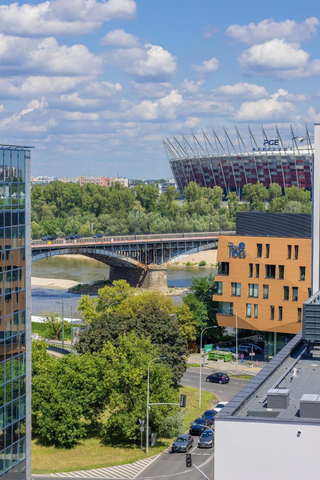 Ludna Overlooking The Center By The Vistula River By Renters