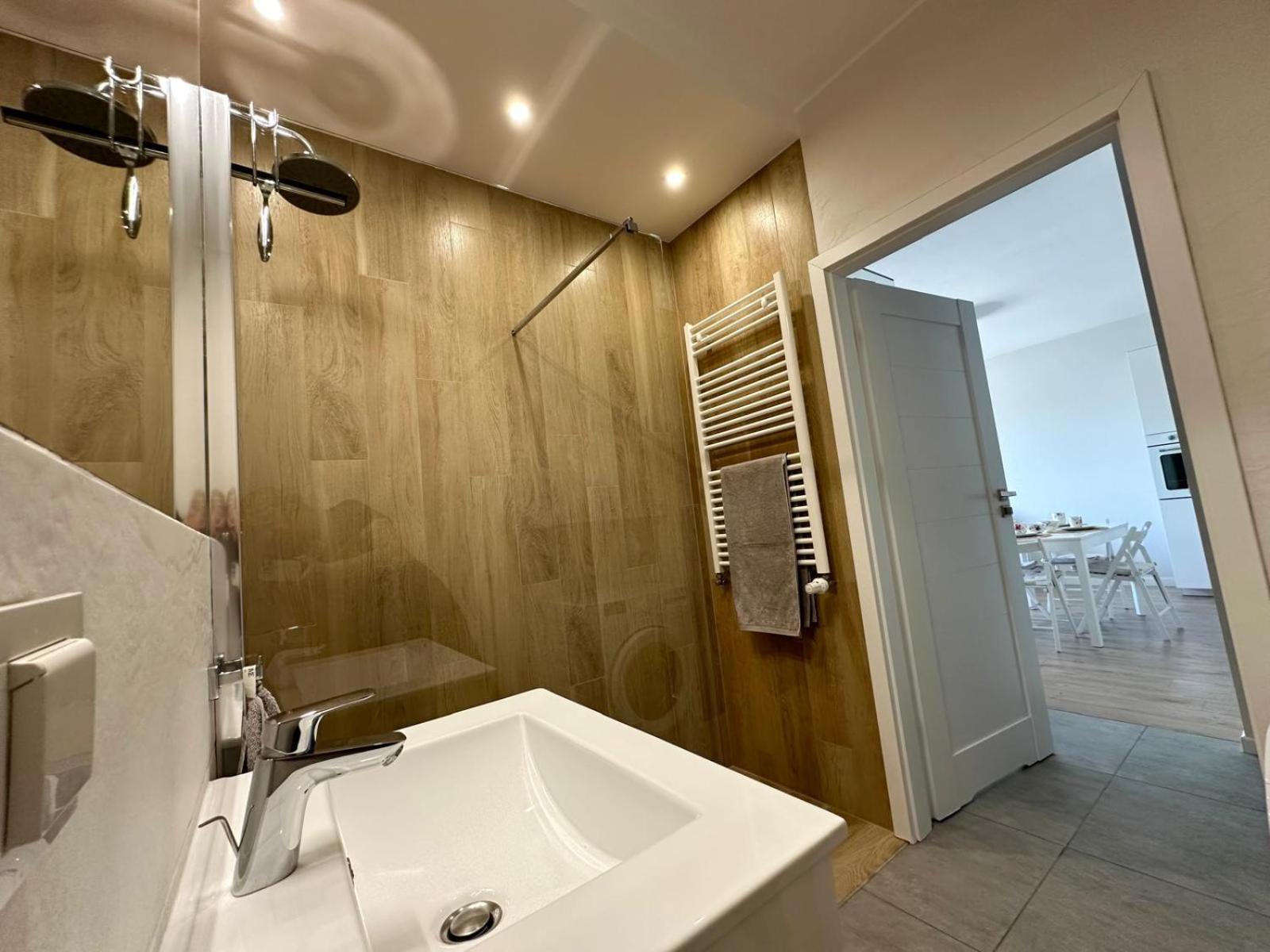 Superapart Dereniowa 60, Cozy Urban Retreat, Perfect Family Getaway Apartment