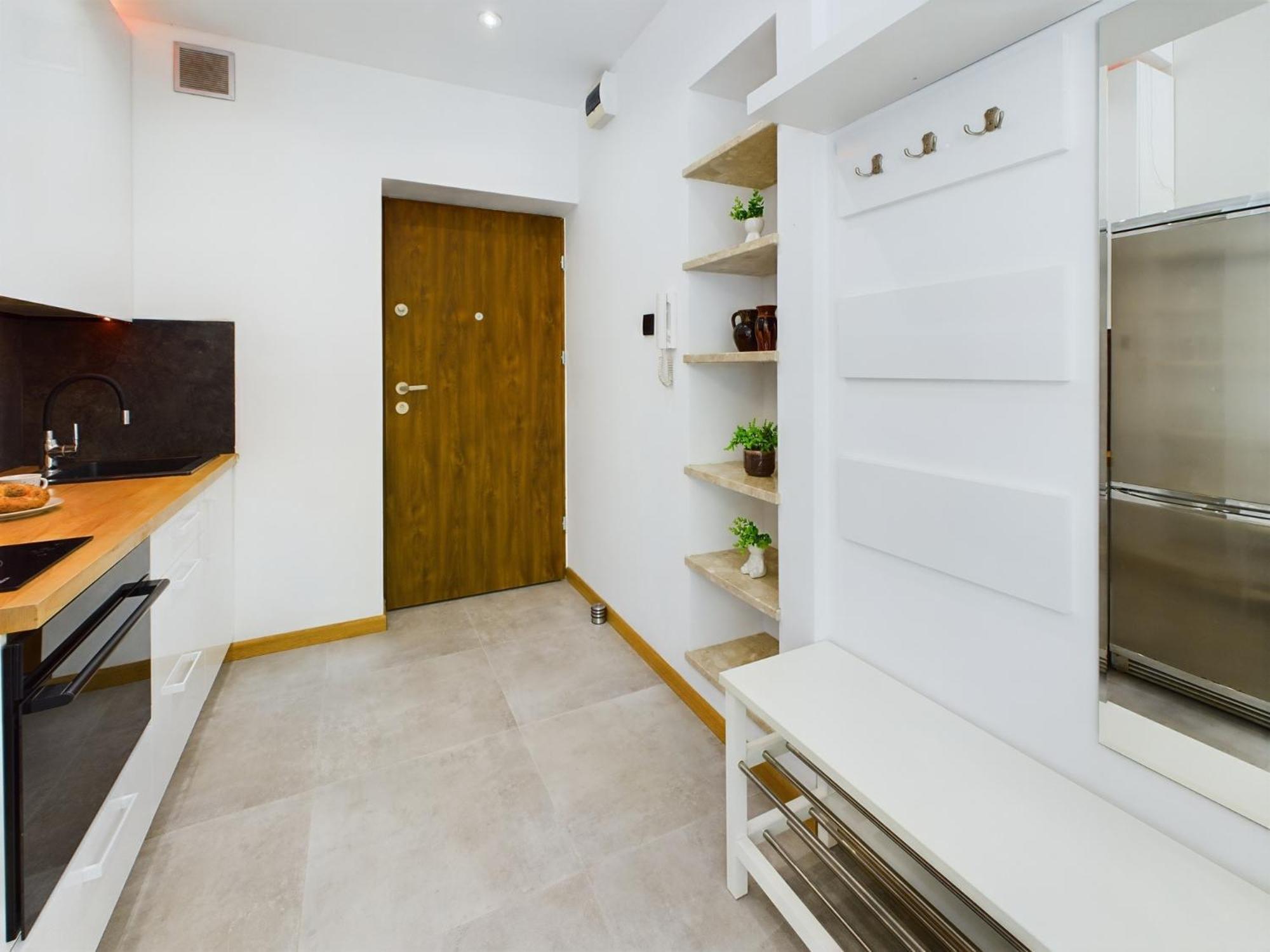 Beautiful Perfect For Remote Work By Renters Apartment Warschau