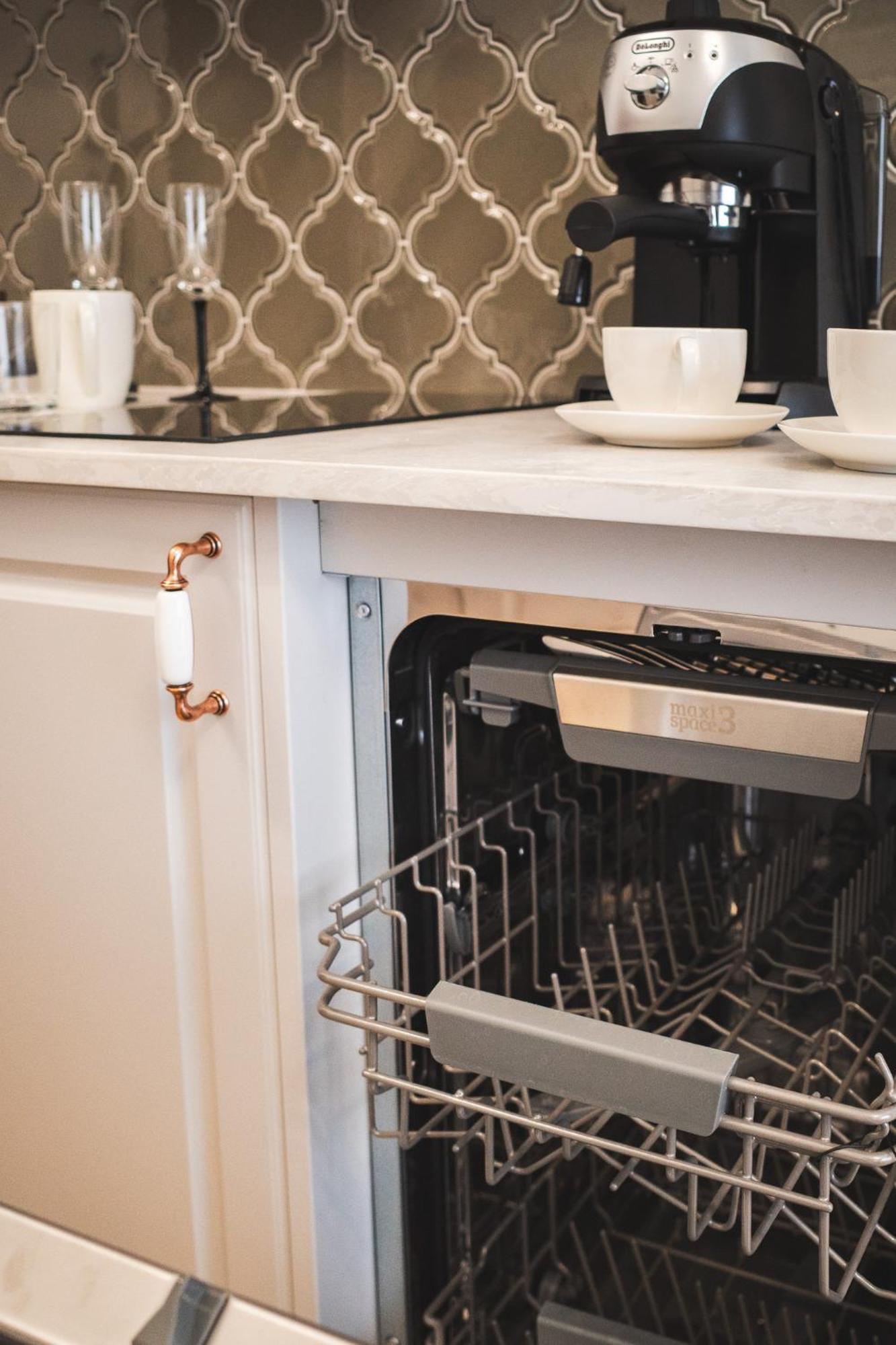 Great Sleep In The Heart Of + Wifi + Washing Machine Apartment *