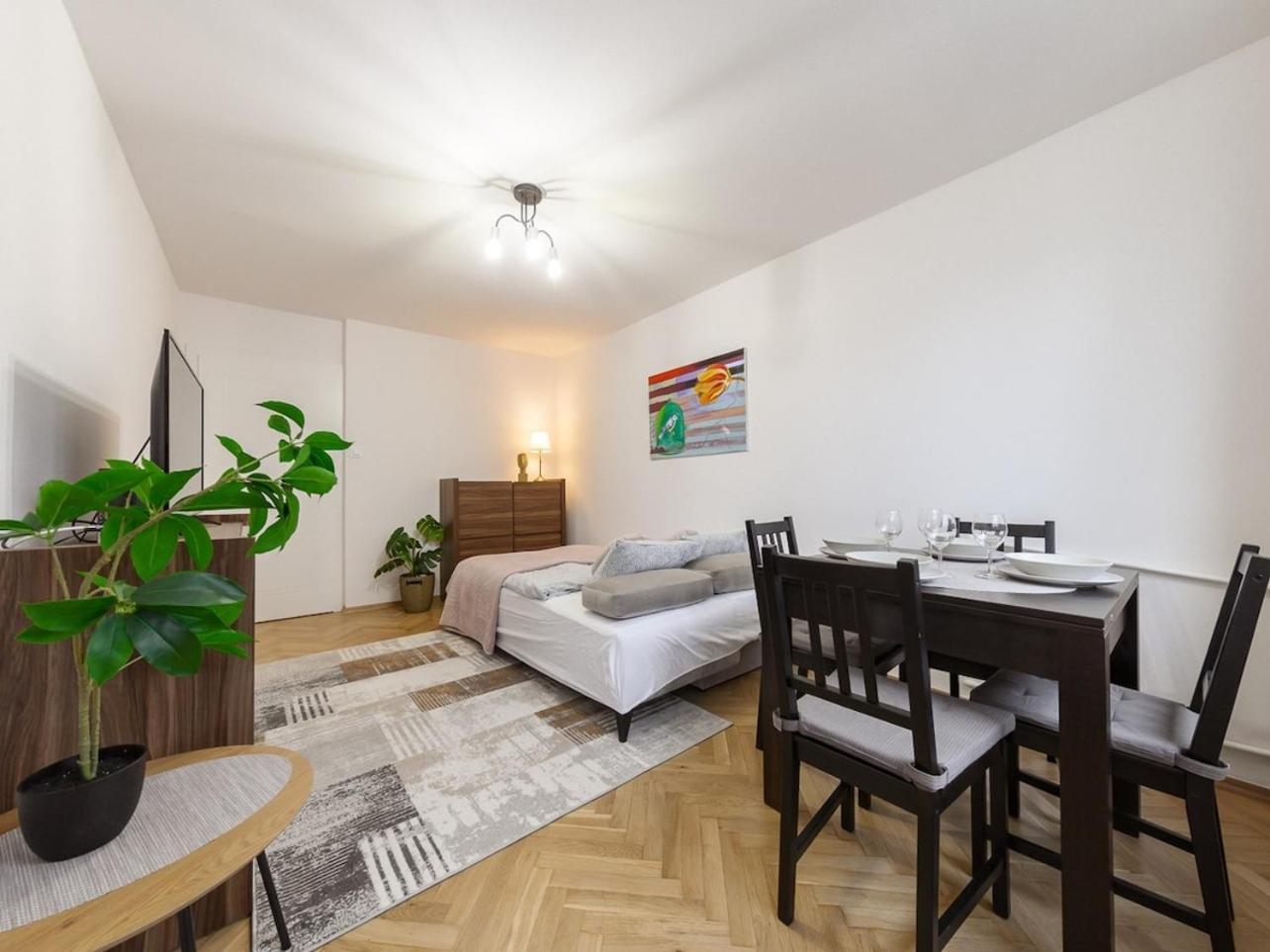 Latte Centre Apartment Warsaw