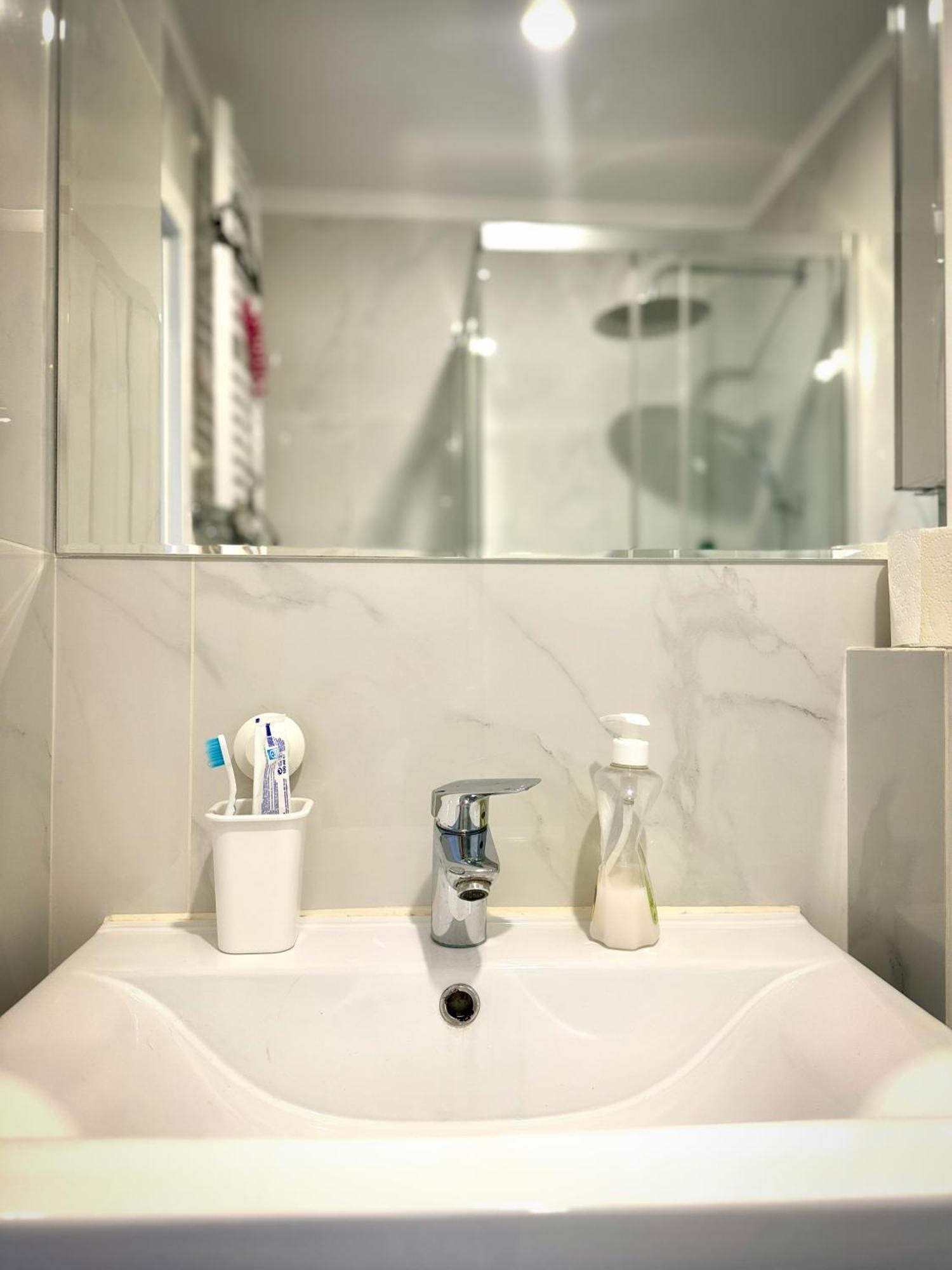 43m2 Saski- Blisko Starowki I Dworca Centralnego- Elektoralna 19a Apartment Warsaw