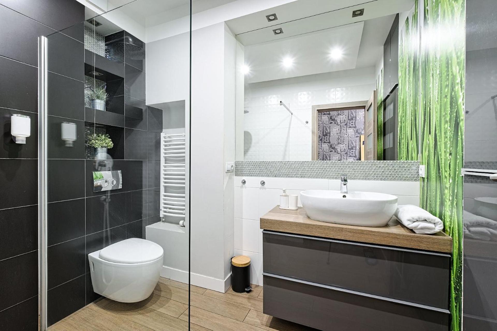Modern And Cozy- Location-b11/13 *