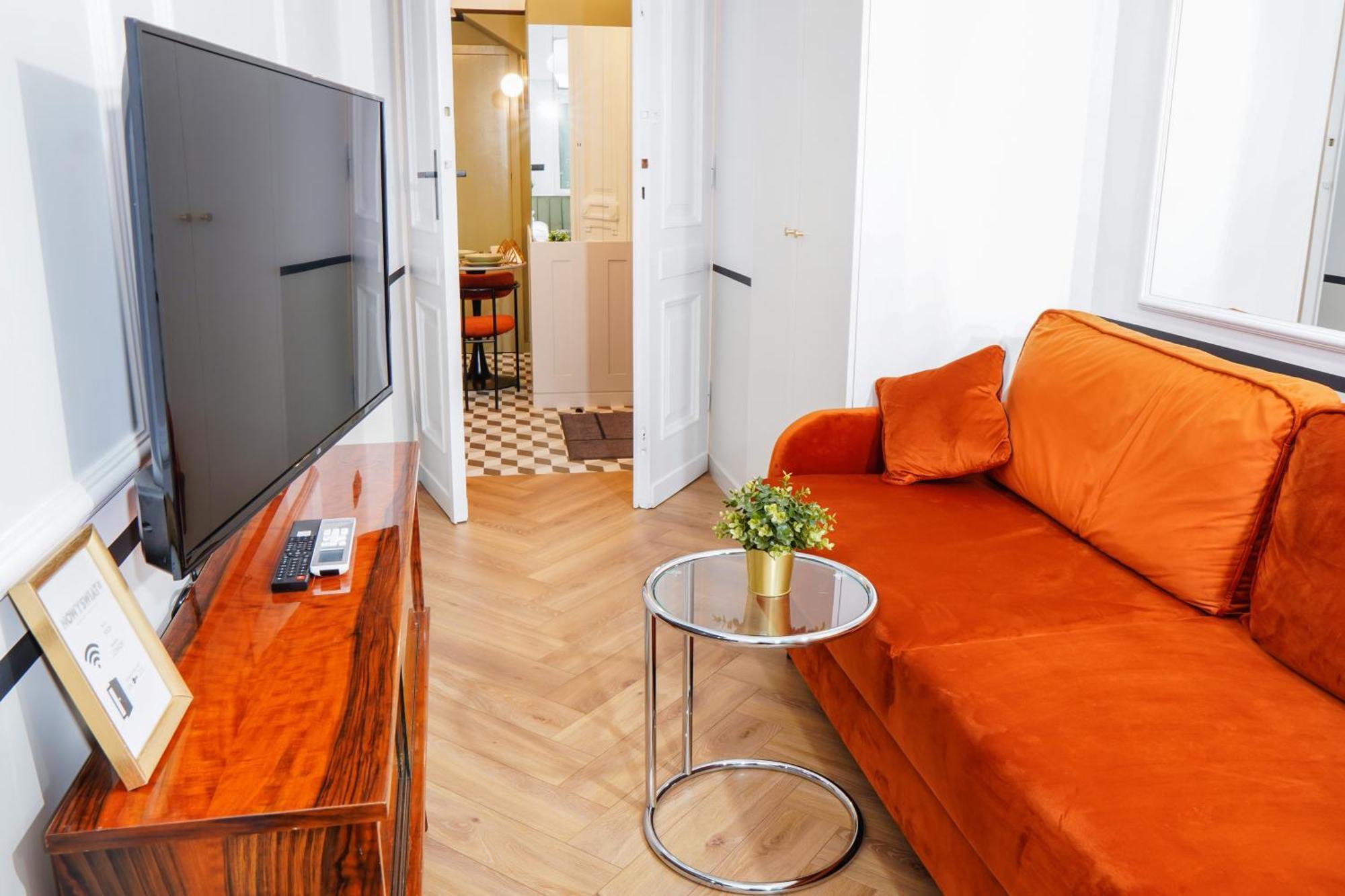 Nowy Swiat 28 3* Warsaw