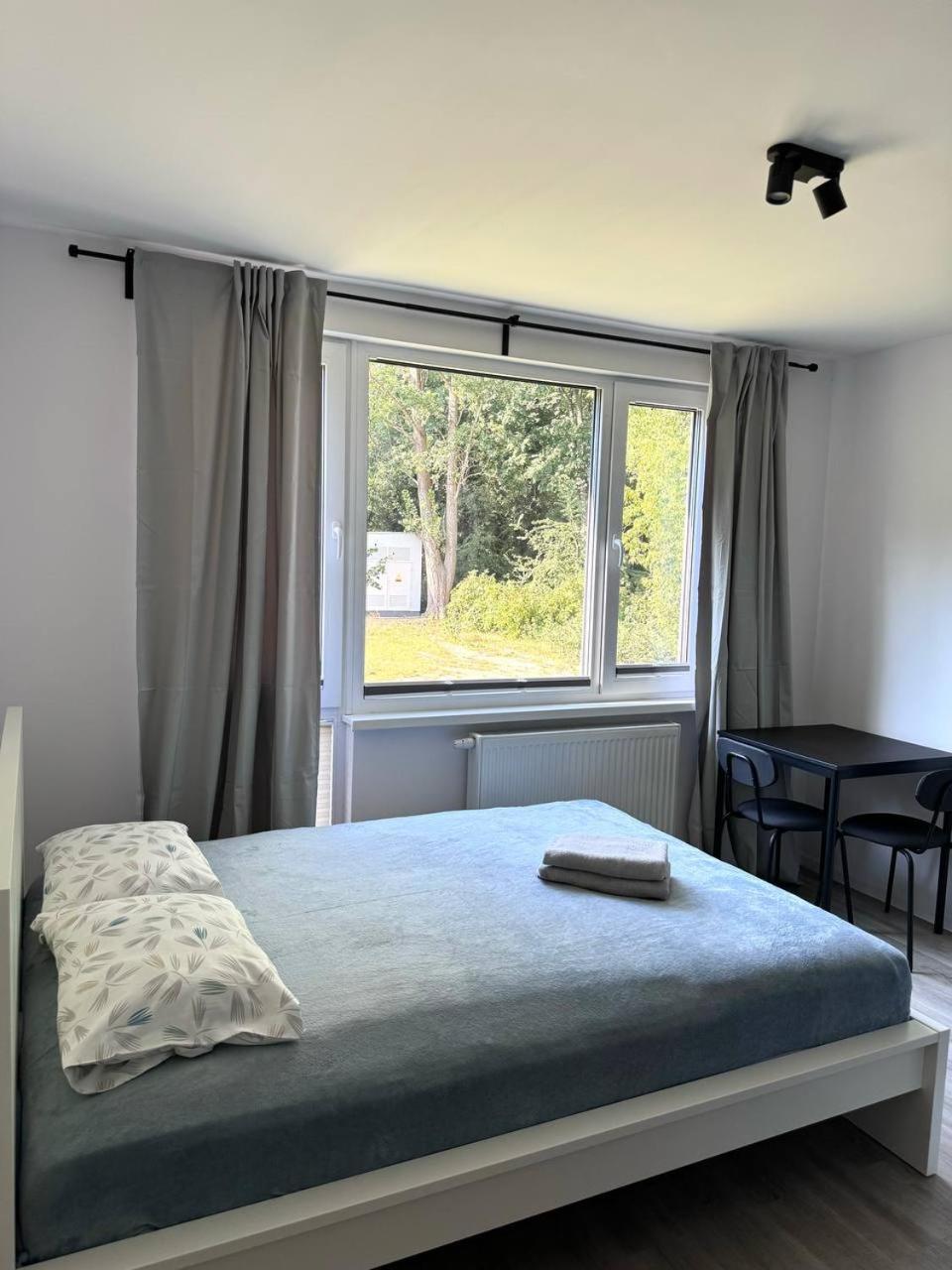 Quiet Near The Park, Metro, Centre, Wi-fi - By Hik Apartment *